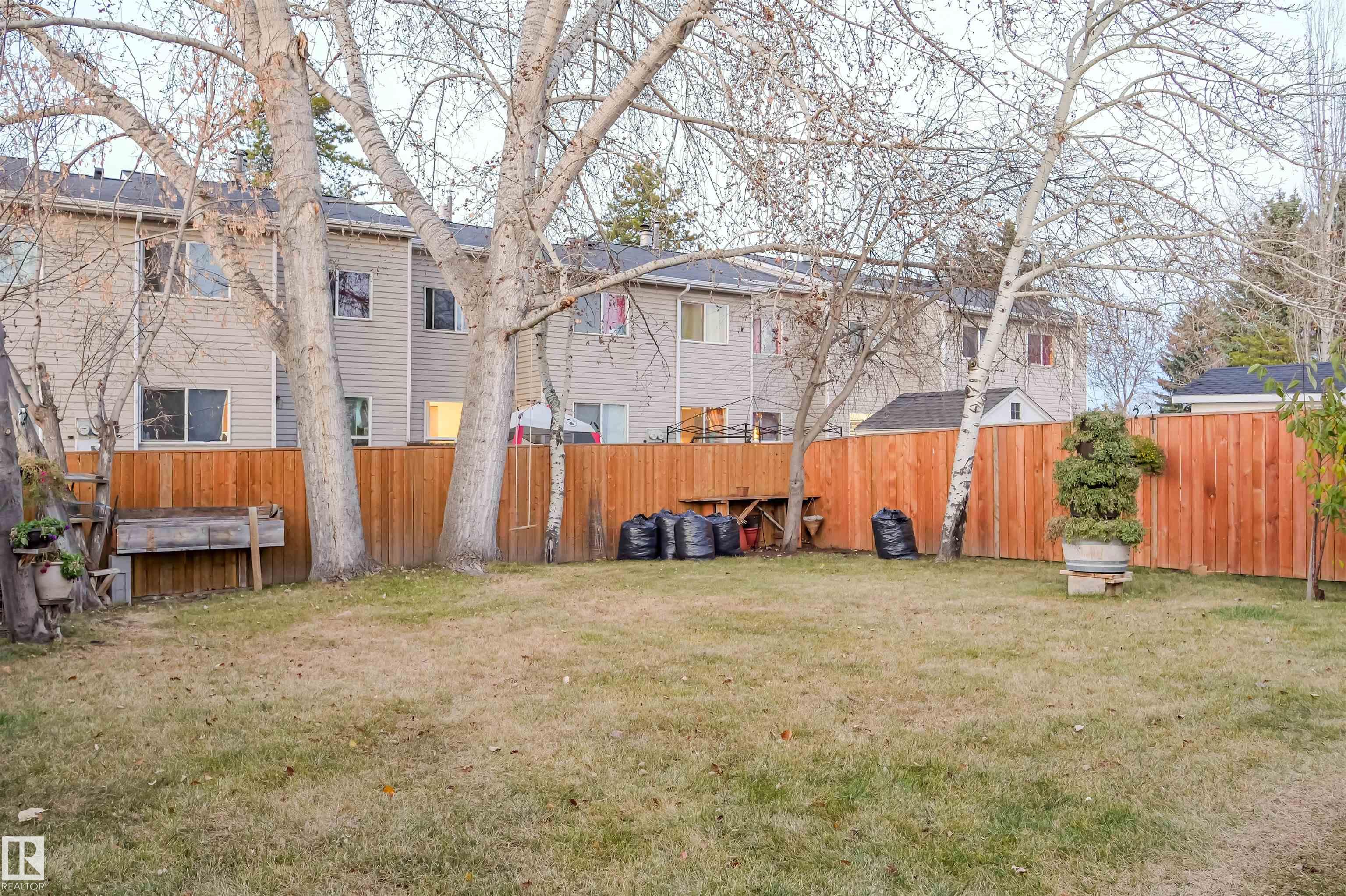 Photo 7 at 3720 25 Av NW None NW, Bisset, Edmonton