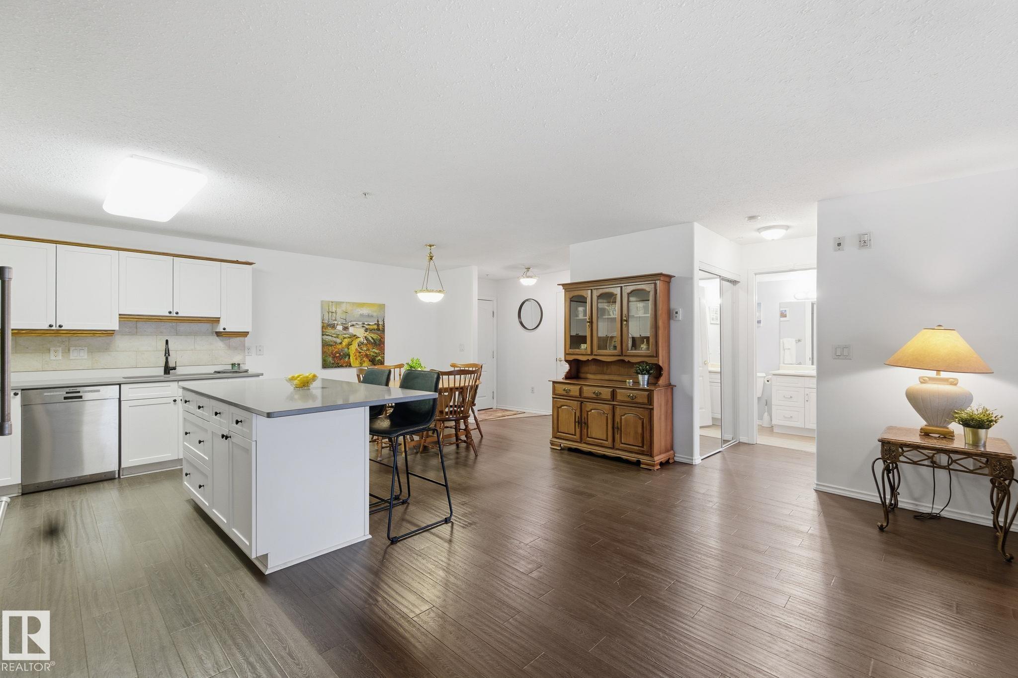 Photo 6 at 106 - 8956 156 Street NW, Meadowlark Park, Edmonton