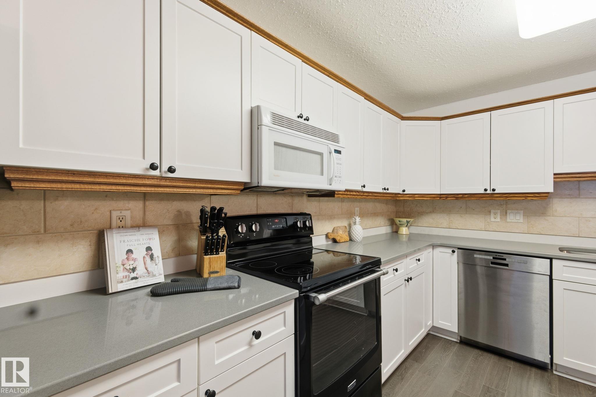 Photo 8 at 106 - 8956 156 Street NW, Meadowlark Park, Edmonton