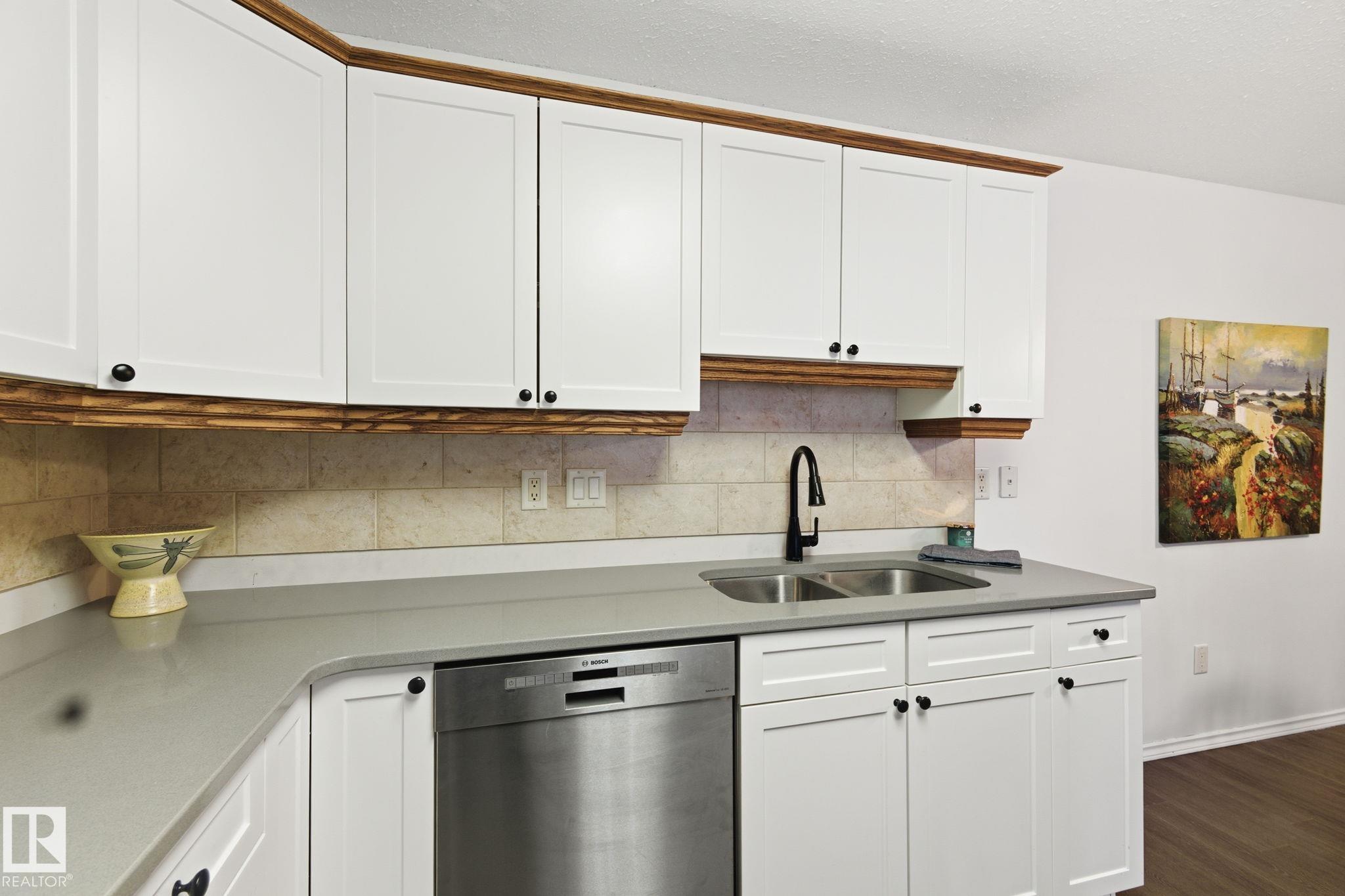 Photo 9 at 106 - 8956 156 Street NW, Meadowlark Park, Edmonton