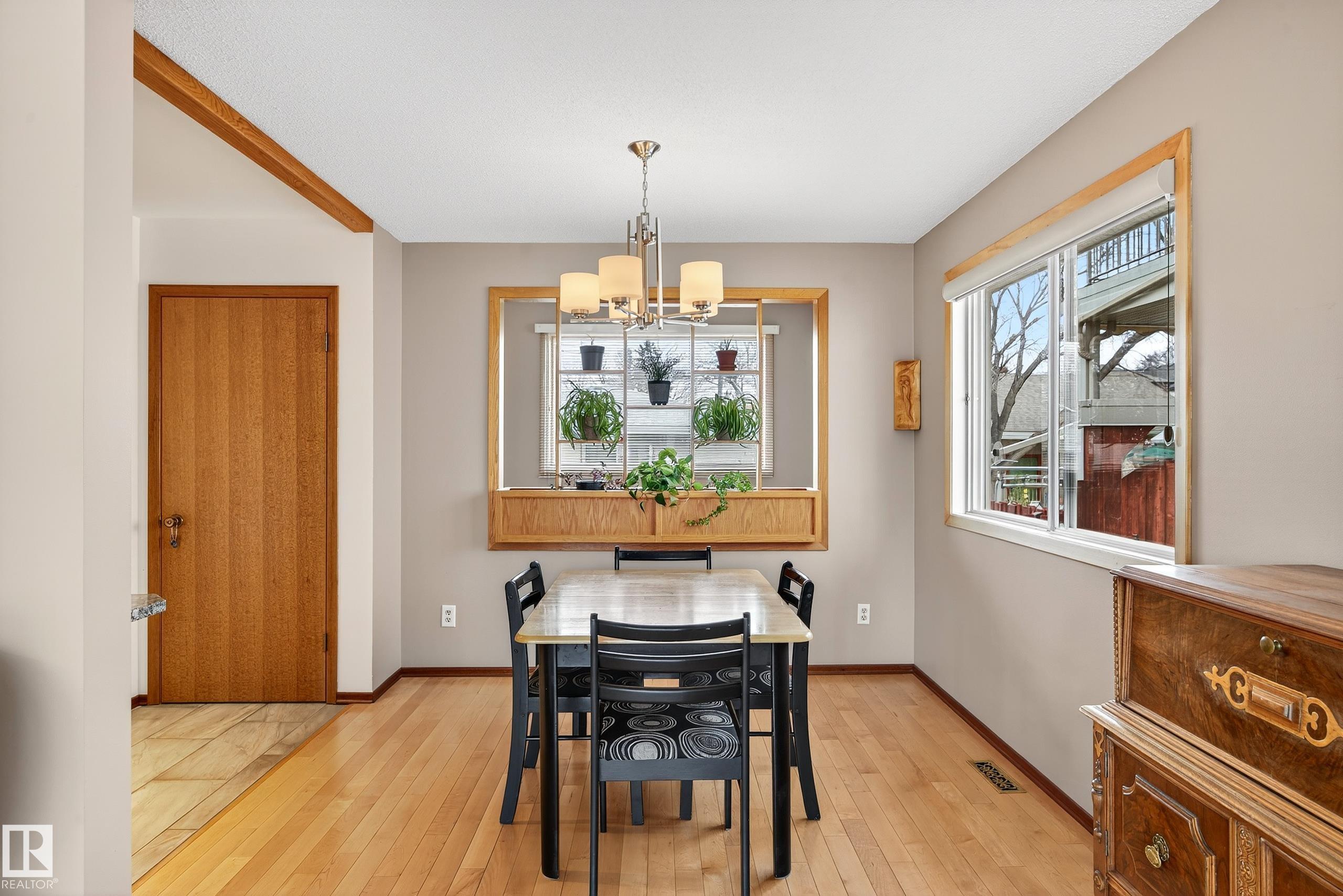 Photo 11 at 9616 154 Street NW, West Jasper Place, Edmonton