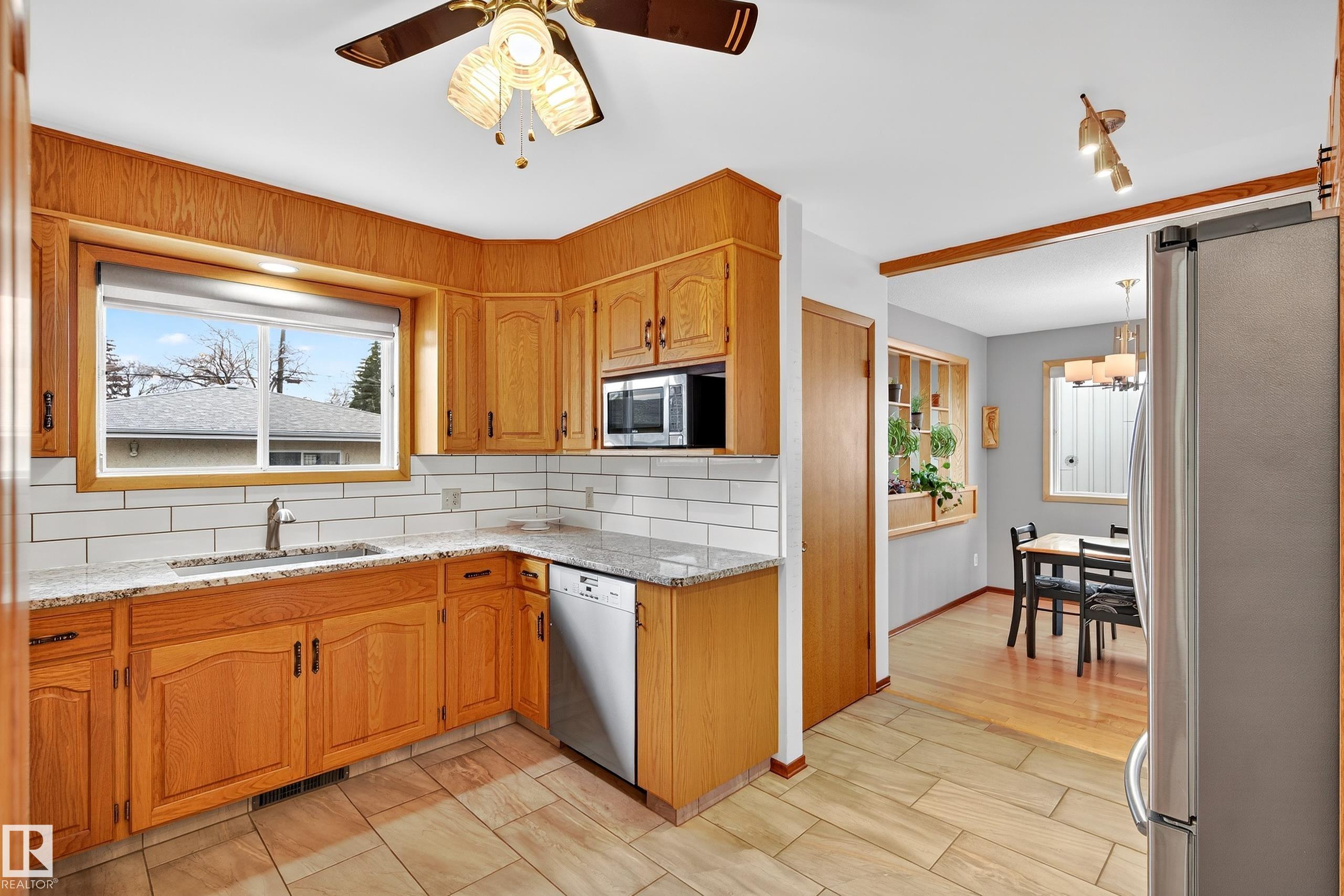 Photo 13 at 9616 154 Street NW, West Jasper Place, Edmonton