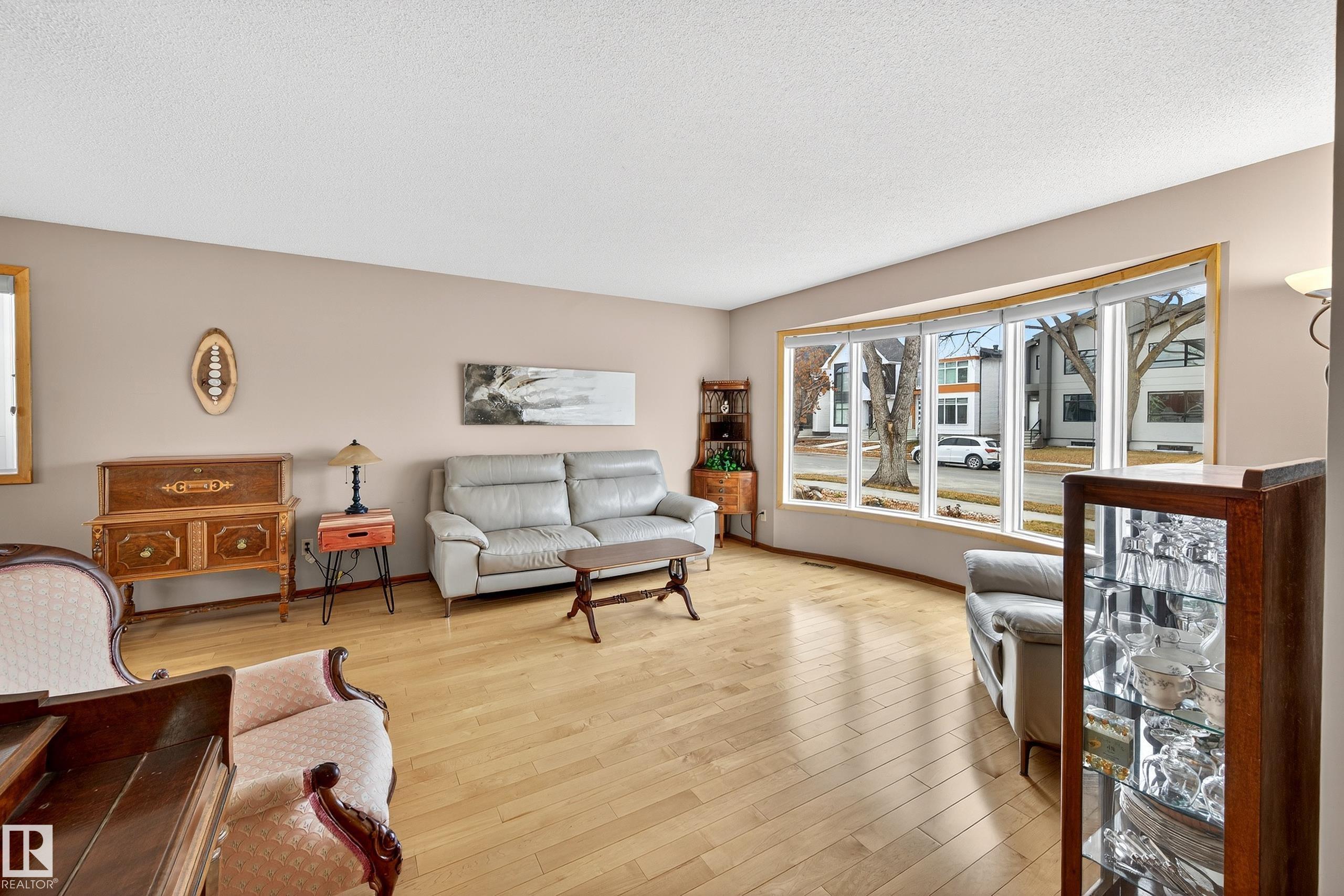 Photo 7 at 9616 154 Street NW, West Jasper Place, Edmonton