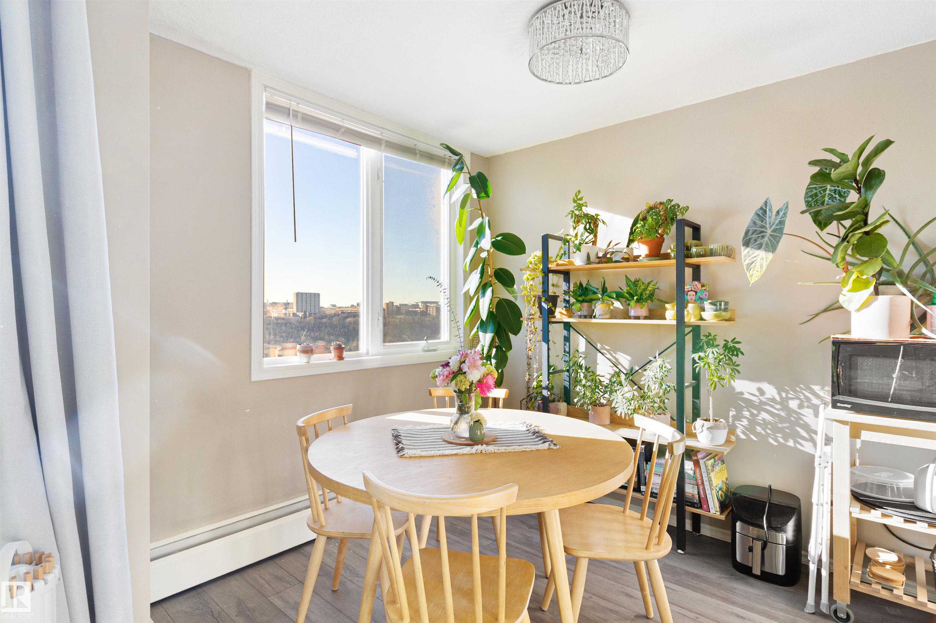 Photo 11 at 1401 - 9816 112 Street NW, Wîhkwêntôwin, Edmonton