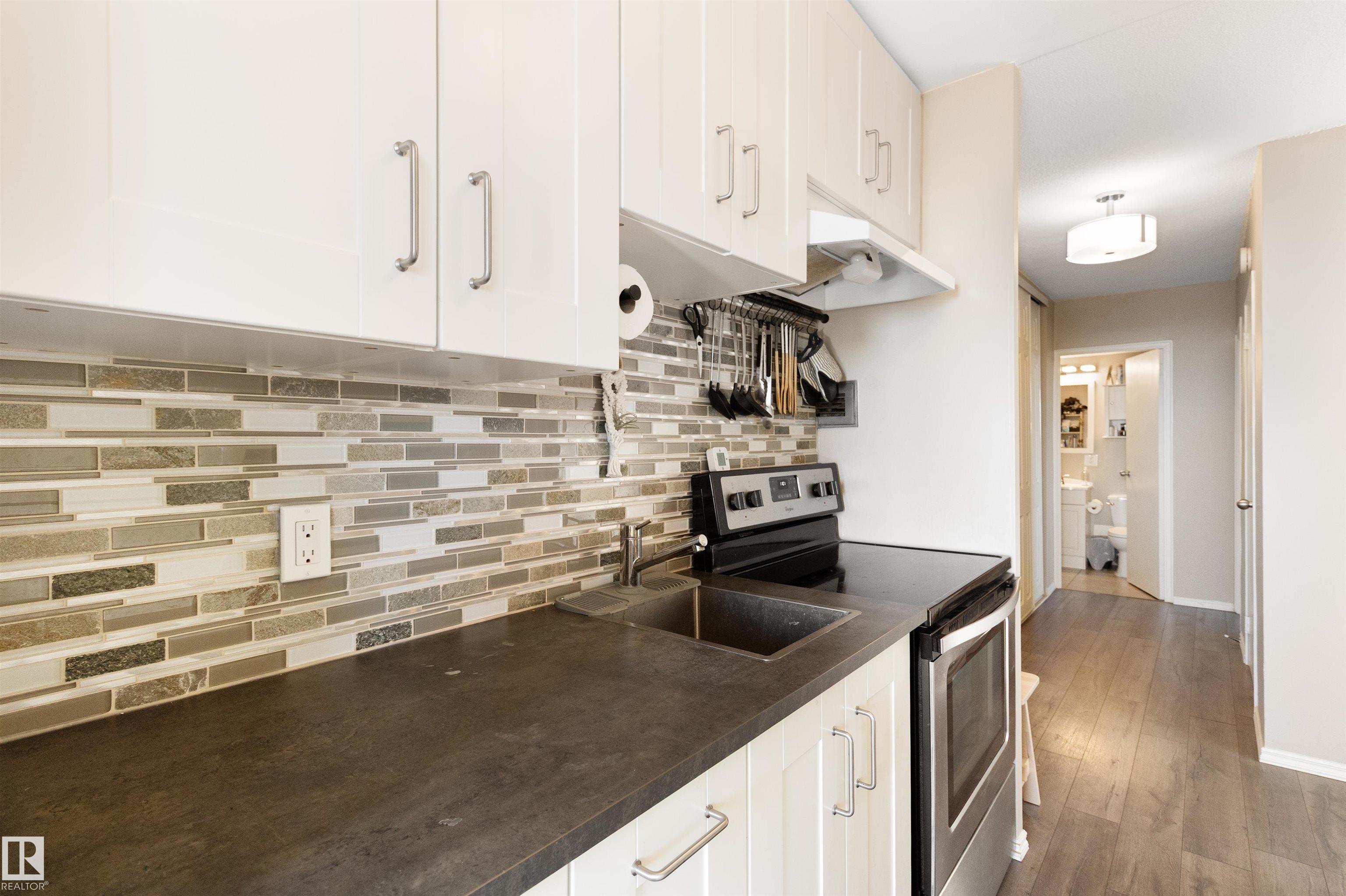 Photo 16 at 1401 - 9816 112 Street NW, Wîhkwêntôwin, Edmonton