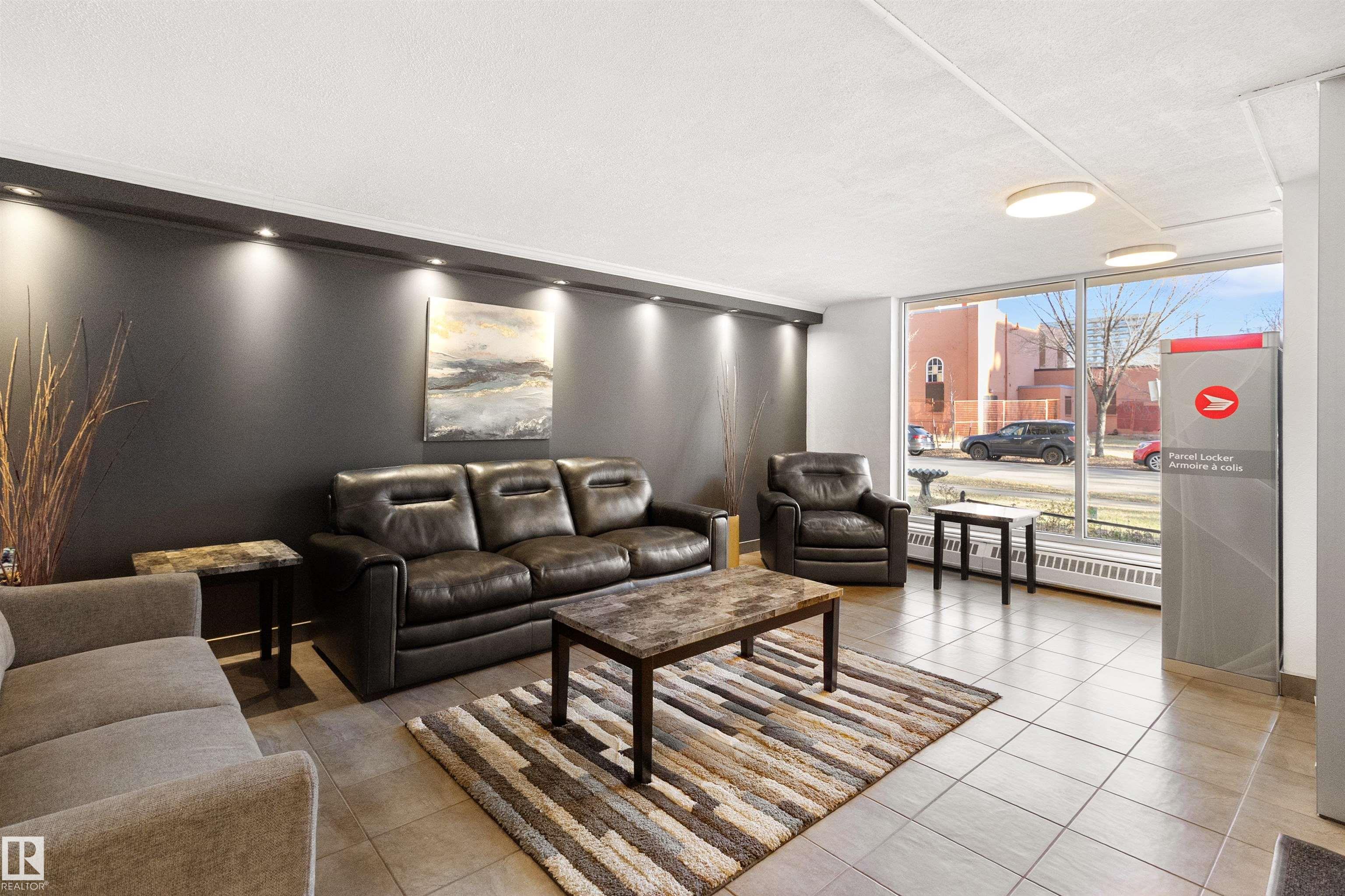 1401 - 9816 112 Street NW, Wîhkwêntôwin, Edmonton