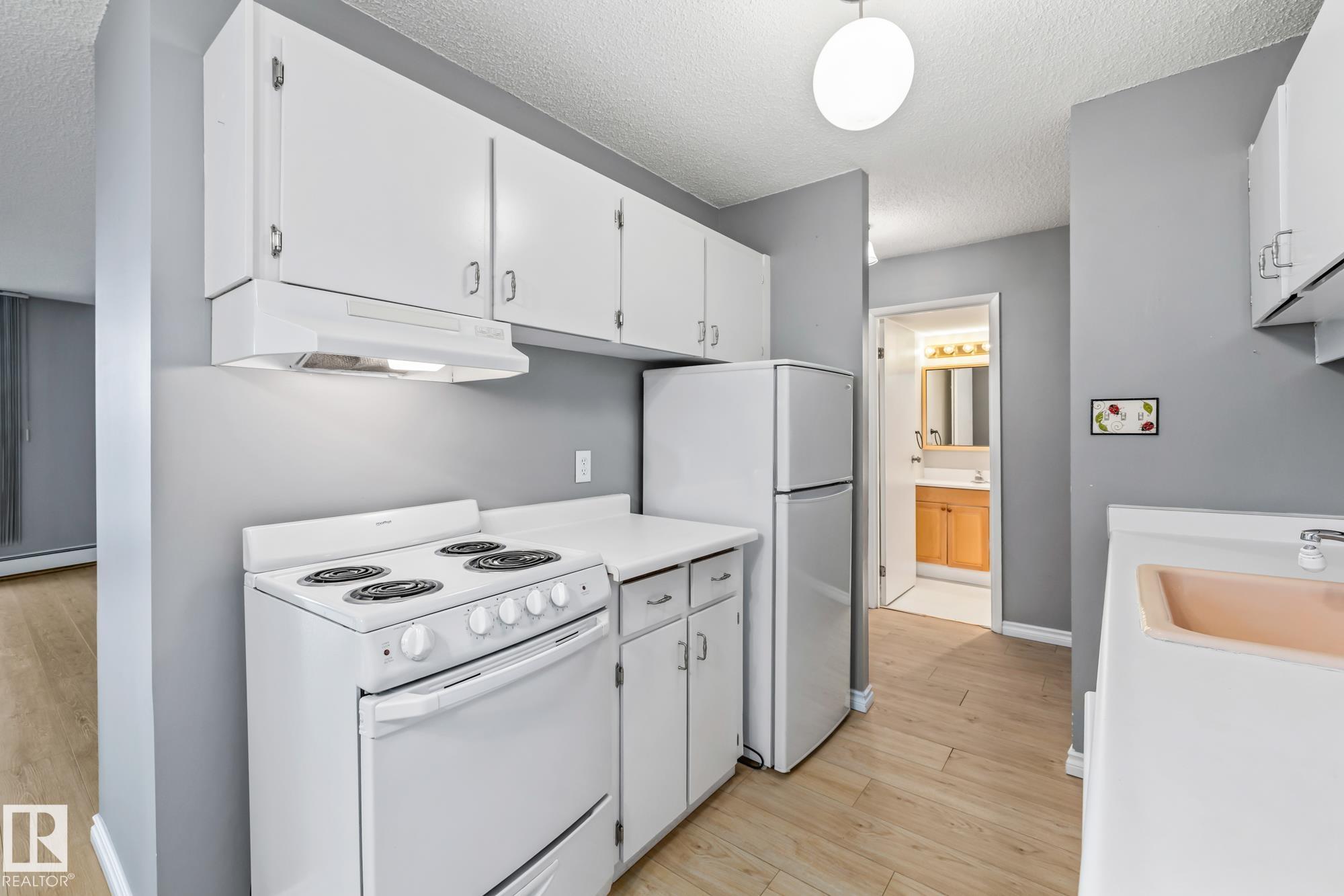 Picture for #805 12141 JASPER AV NW