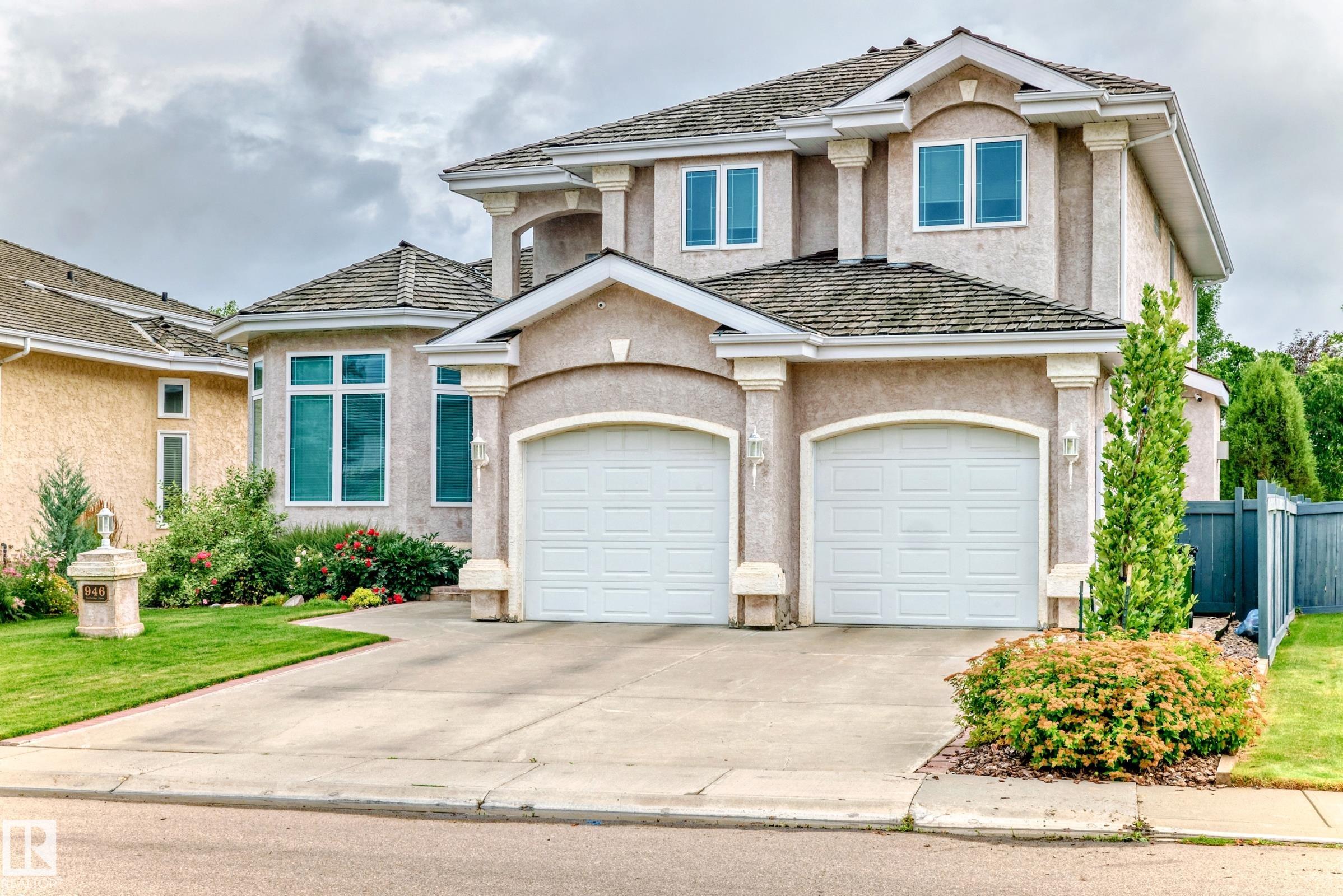 Photo 2 at 946 Wallbridge Place NW, Oleskiw, Edmonton