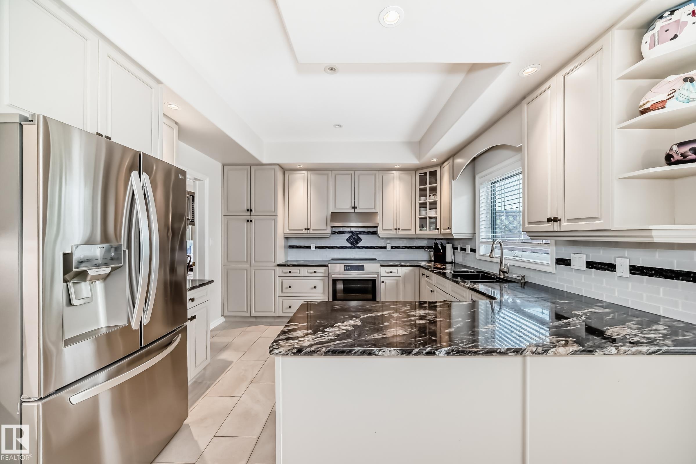 Photo 9 at 946 Wallbridge Place NW, Oleskiw, Edmonton