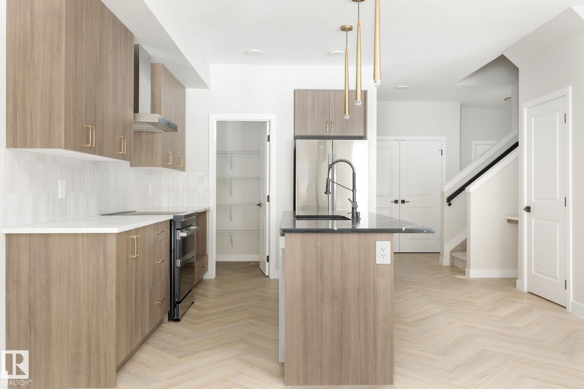 Picture for 20620 43 AV NW