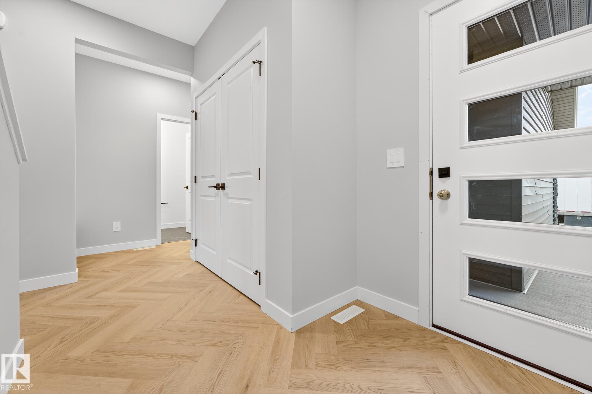 8221 Kiriak Loop SW, Keswick, Edmonton