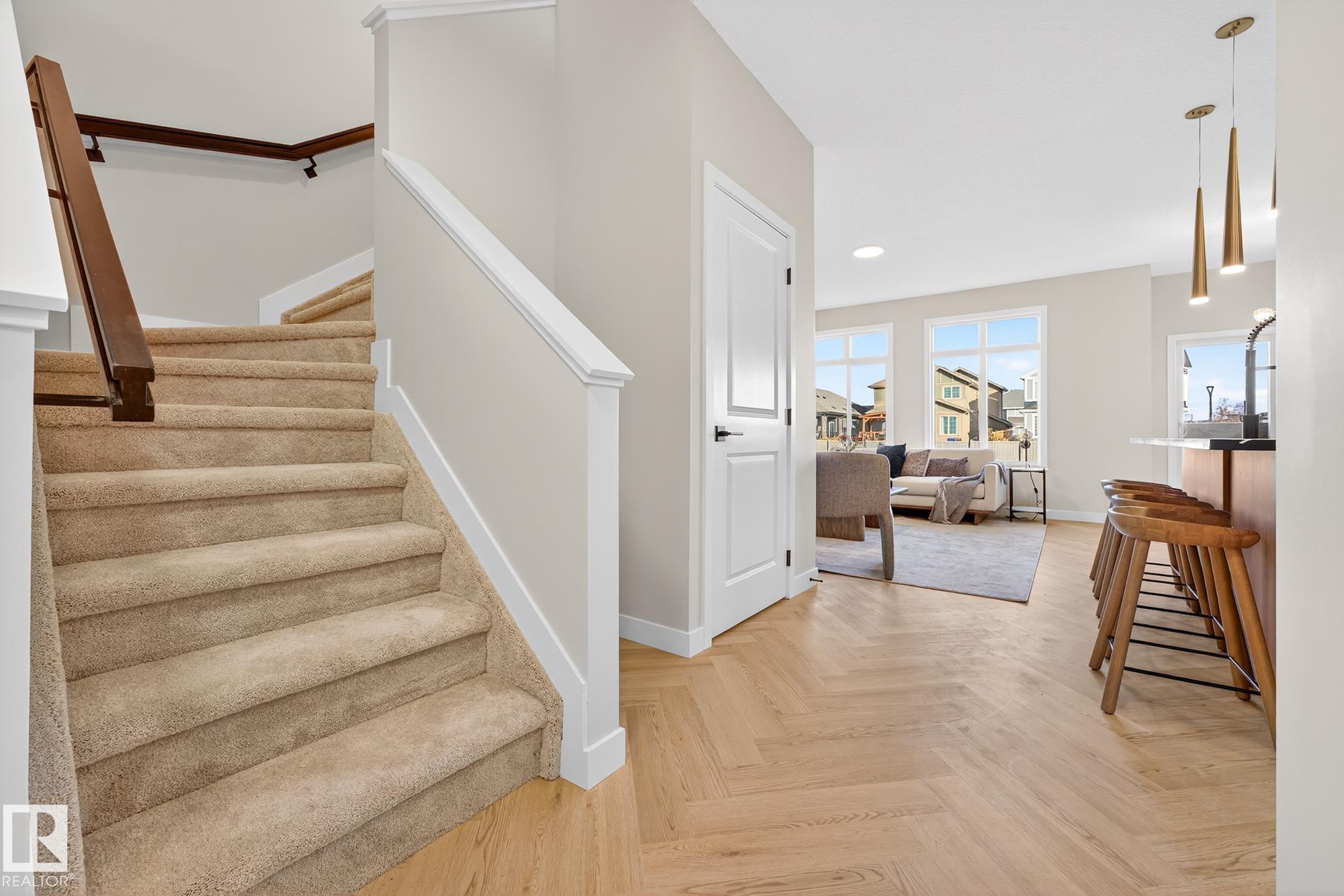 8221 Kiriak Loop SW, Keswick, Edmonton