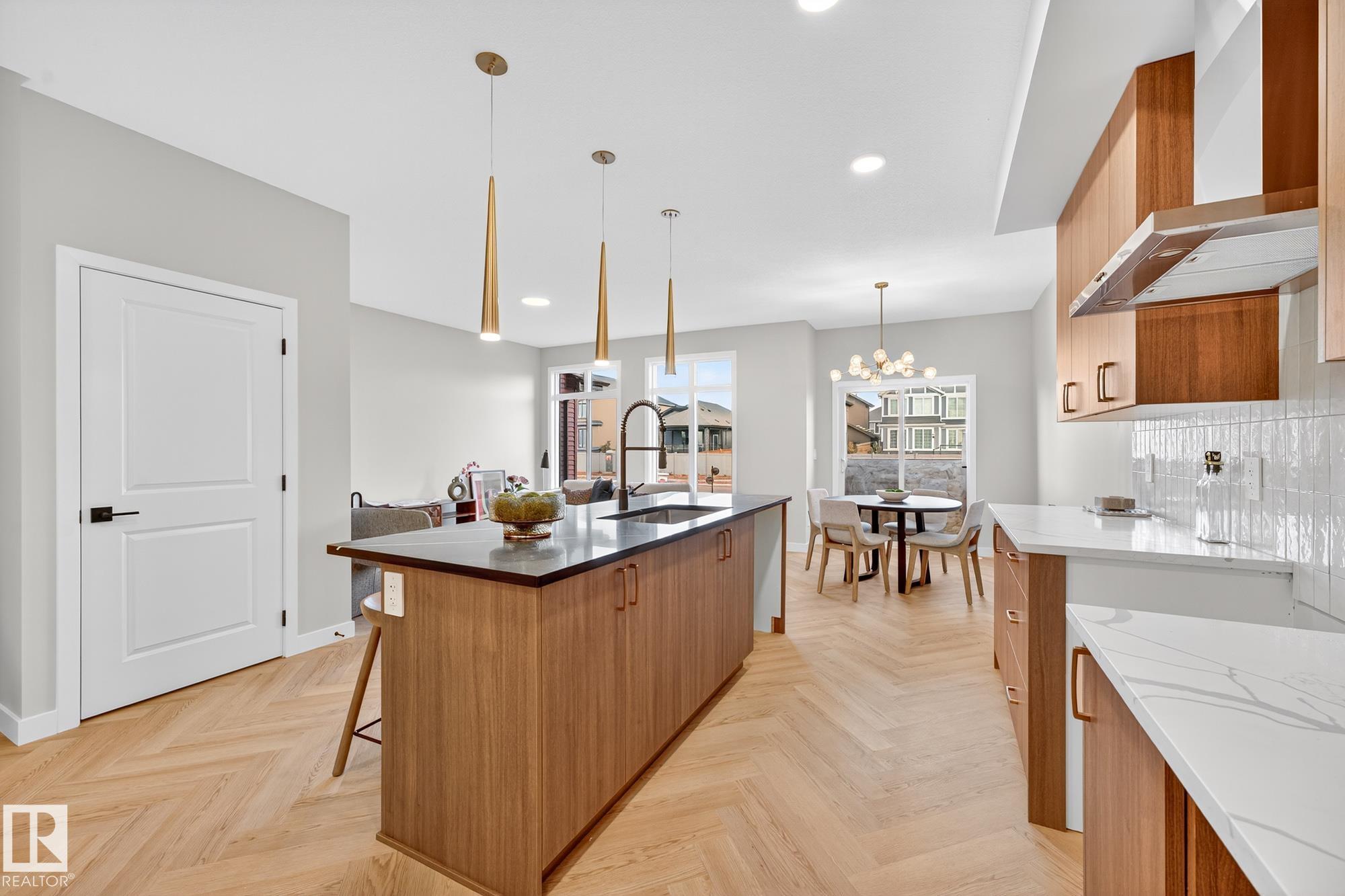 8221 Kiriak Loop SW, Keswick, Edmonton