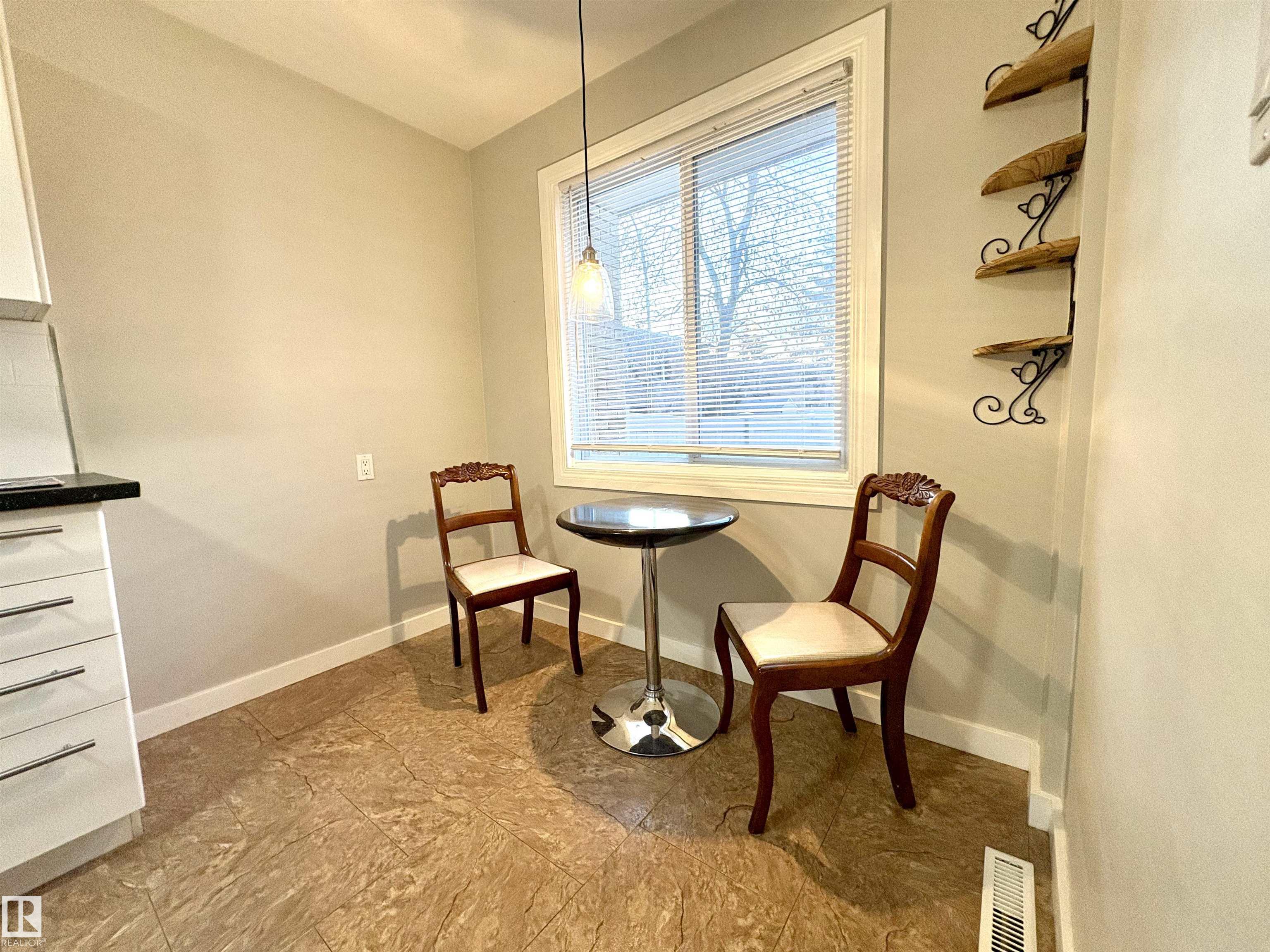 Picture for 170 LONDONDERRY SQUARE SQ NW