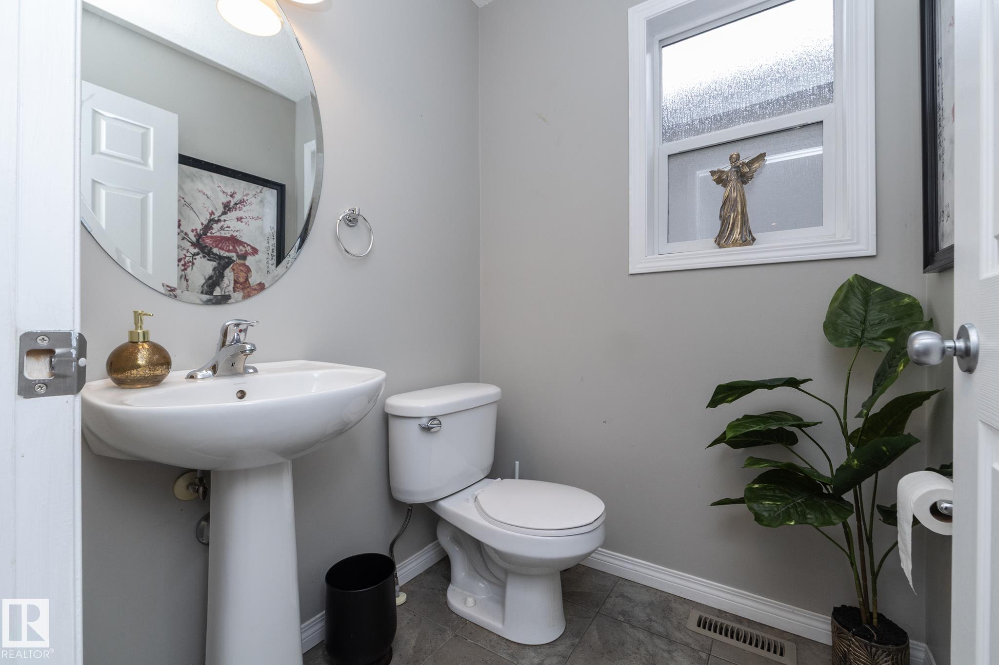 Photo 10 at 9705 88 Street, Morinville