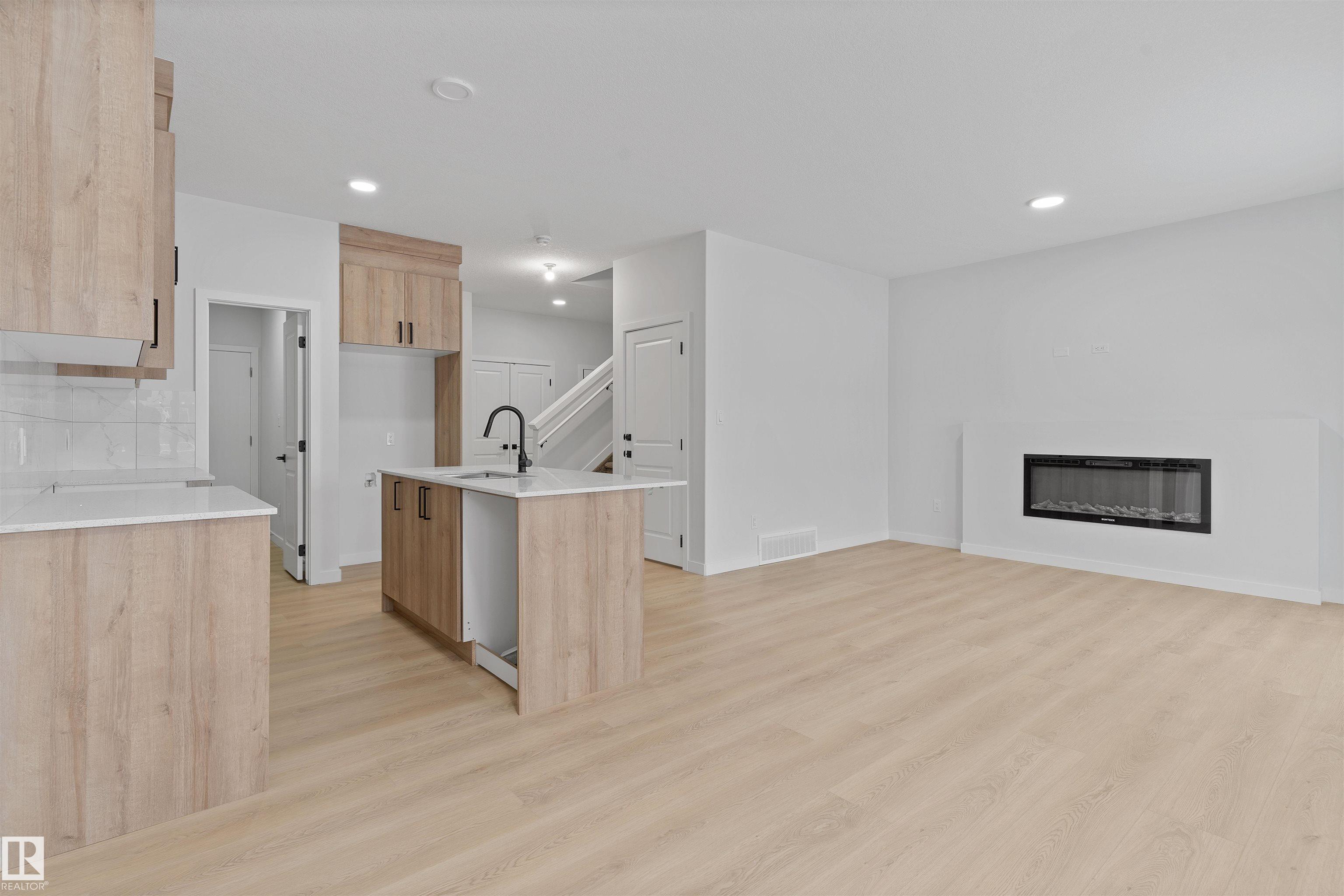 Picture for 6385 King WD SW