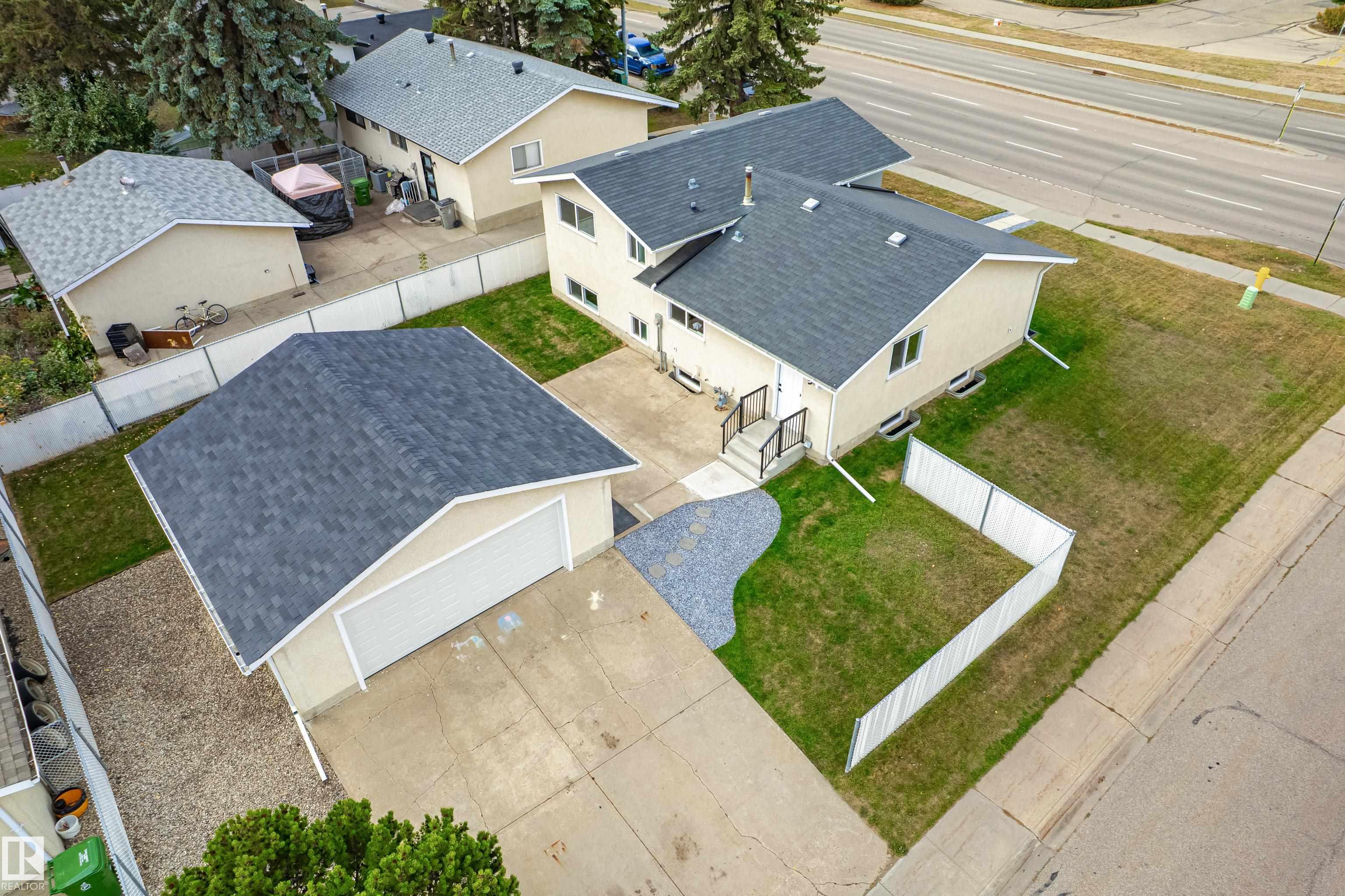 Photo 5 at 9701 100, Morinville