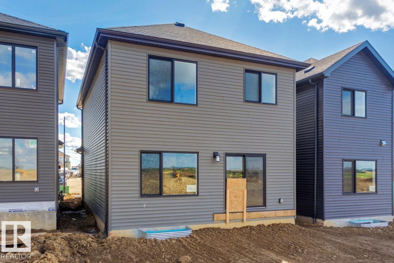 10 Chartres Close, Chérot, St. Albert