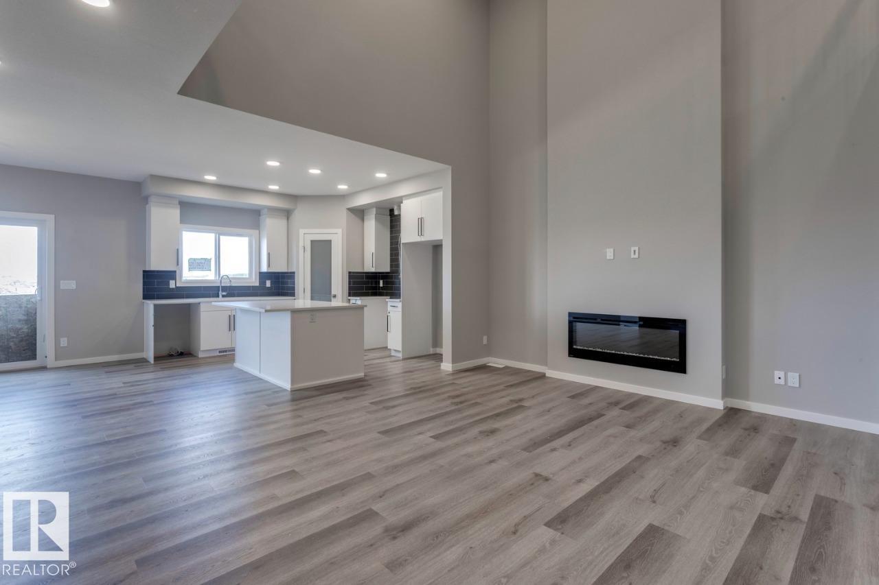 10 Chartres Close, Chérot, St. Albert