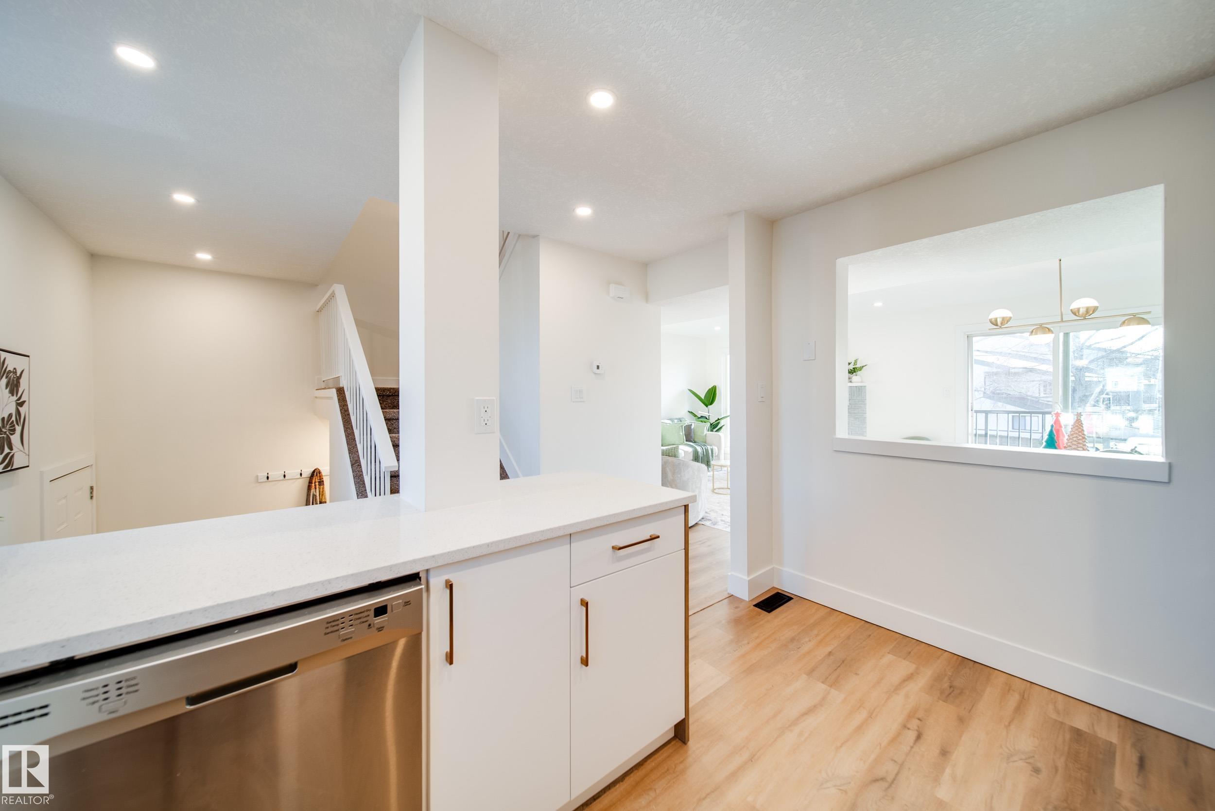 Picture for 5394 38A AV NW