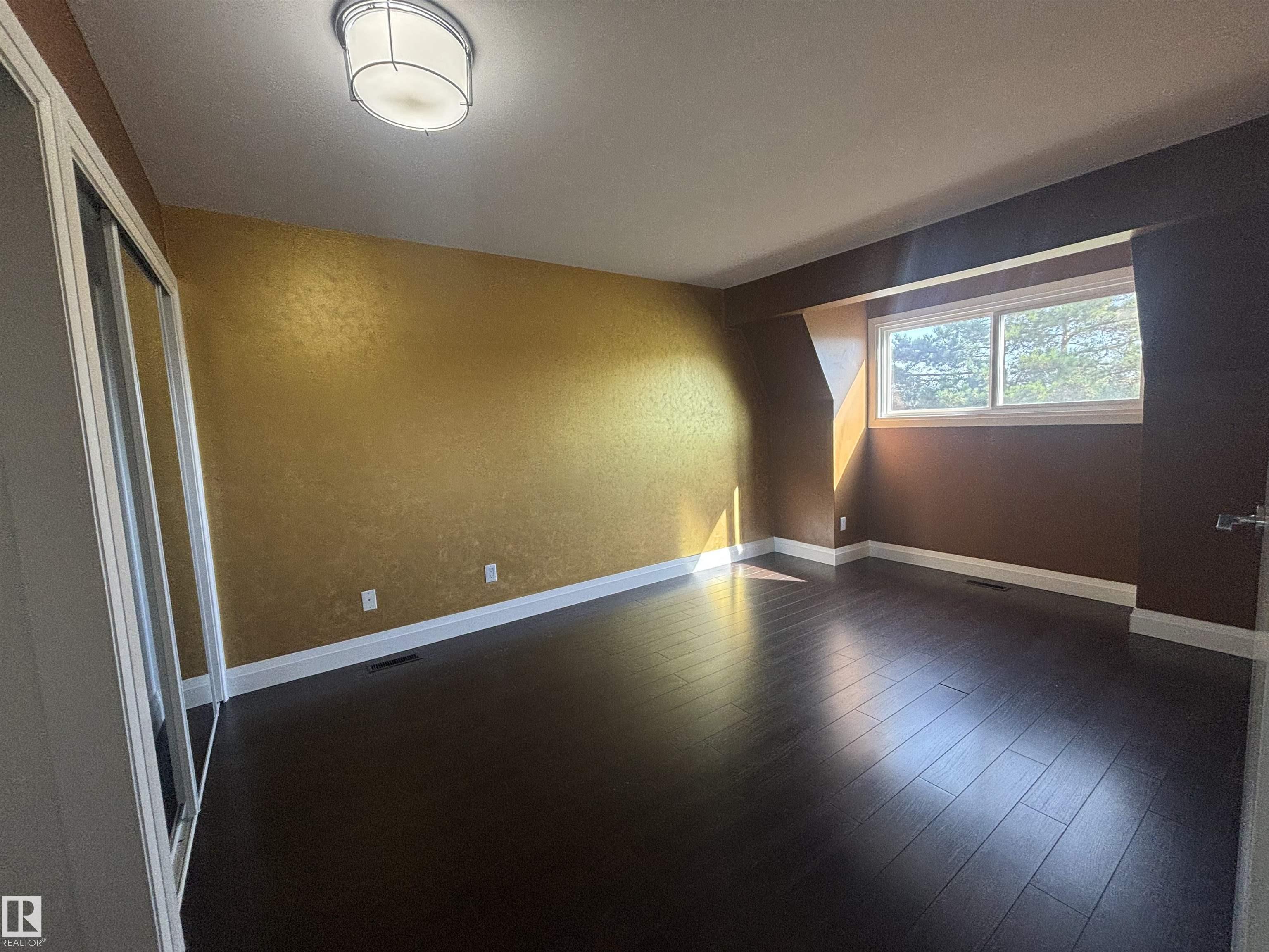 Picture for 5979 40 AV NW