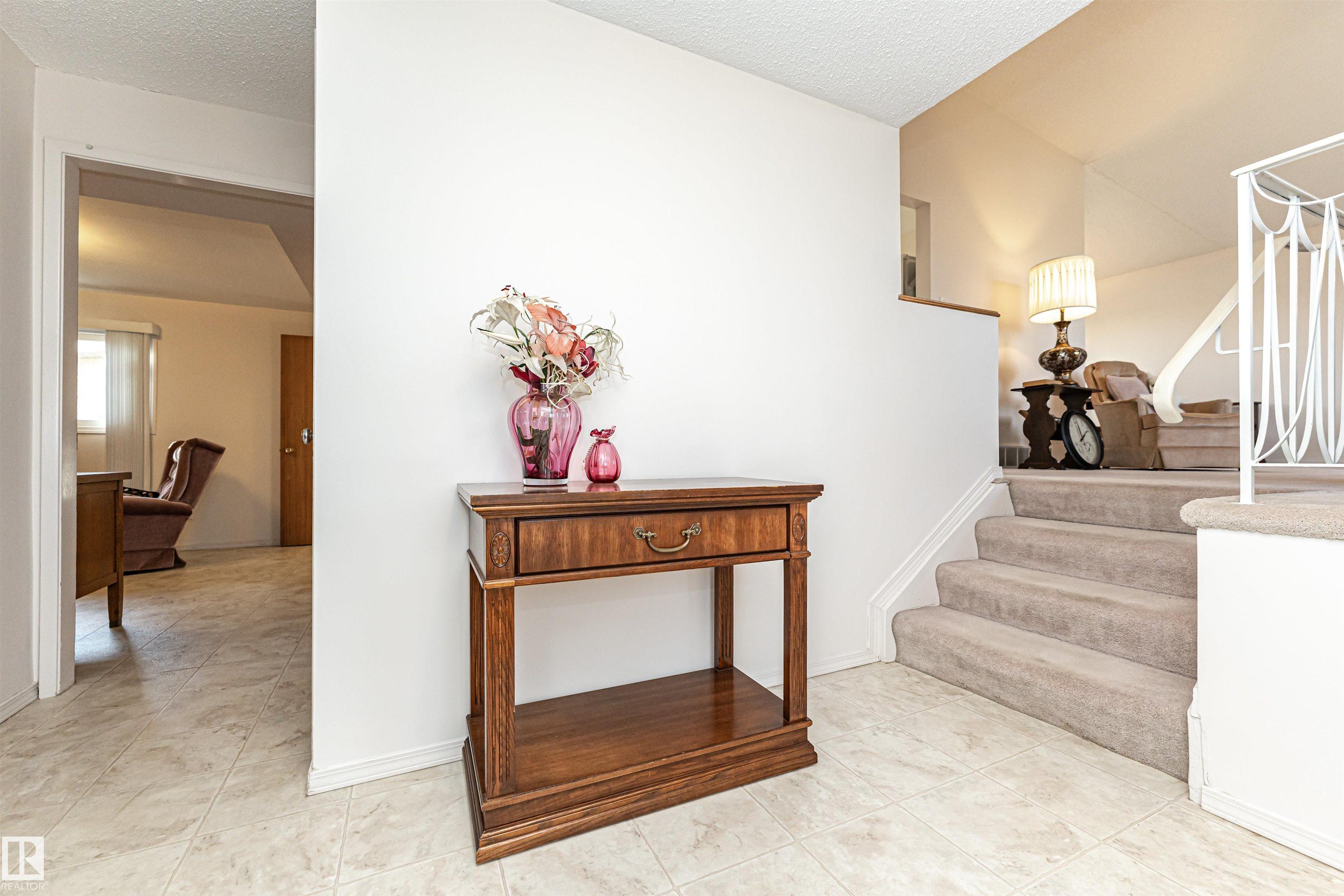 Photo 7 at 8204 163 Street NW, Elmwood, Edmonton