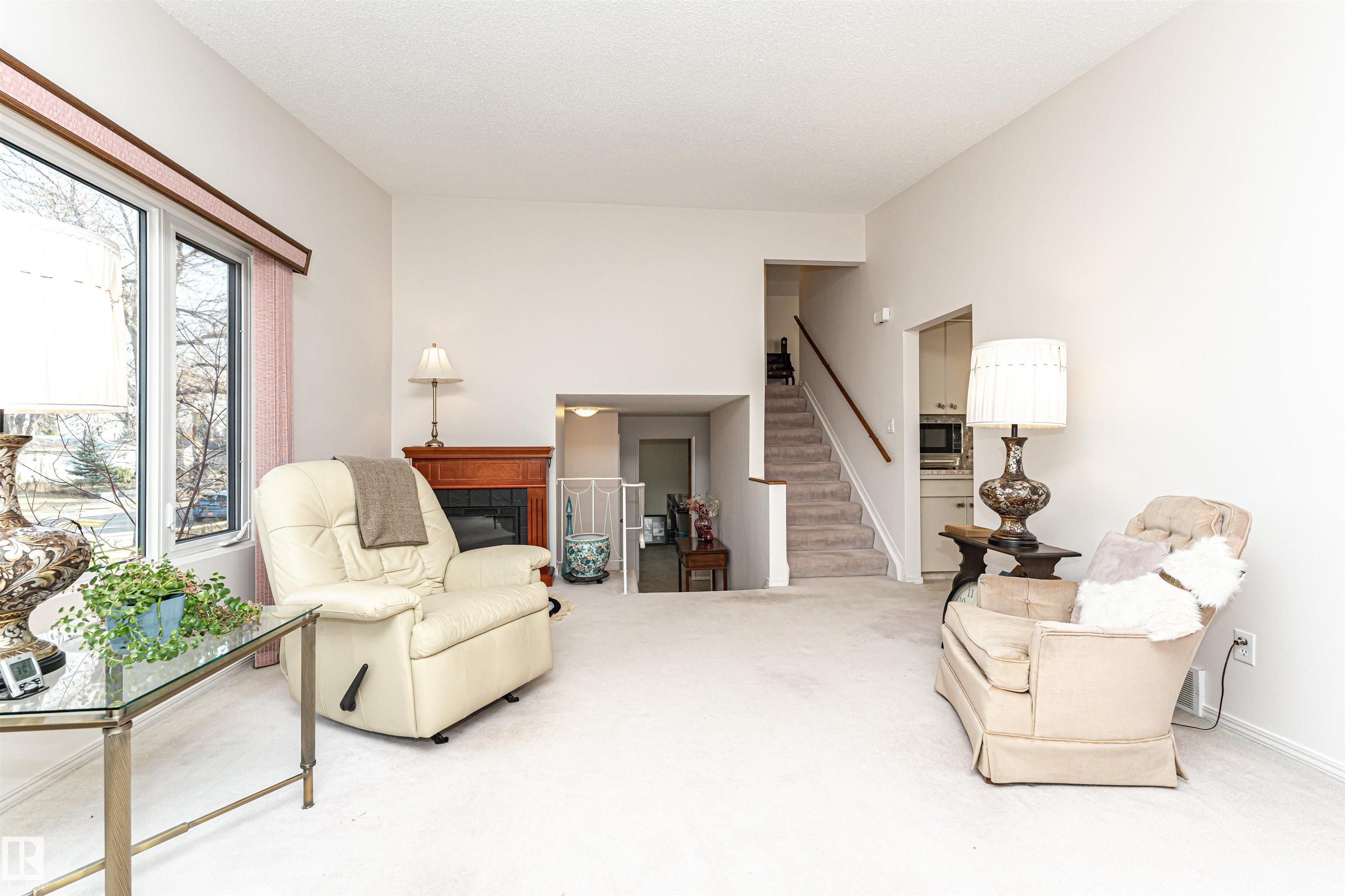 Photo 8 at 8204 163 Street NW, Elmwood, Edmonton