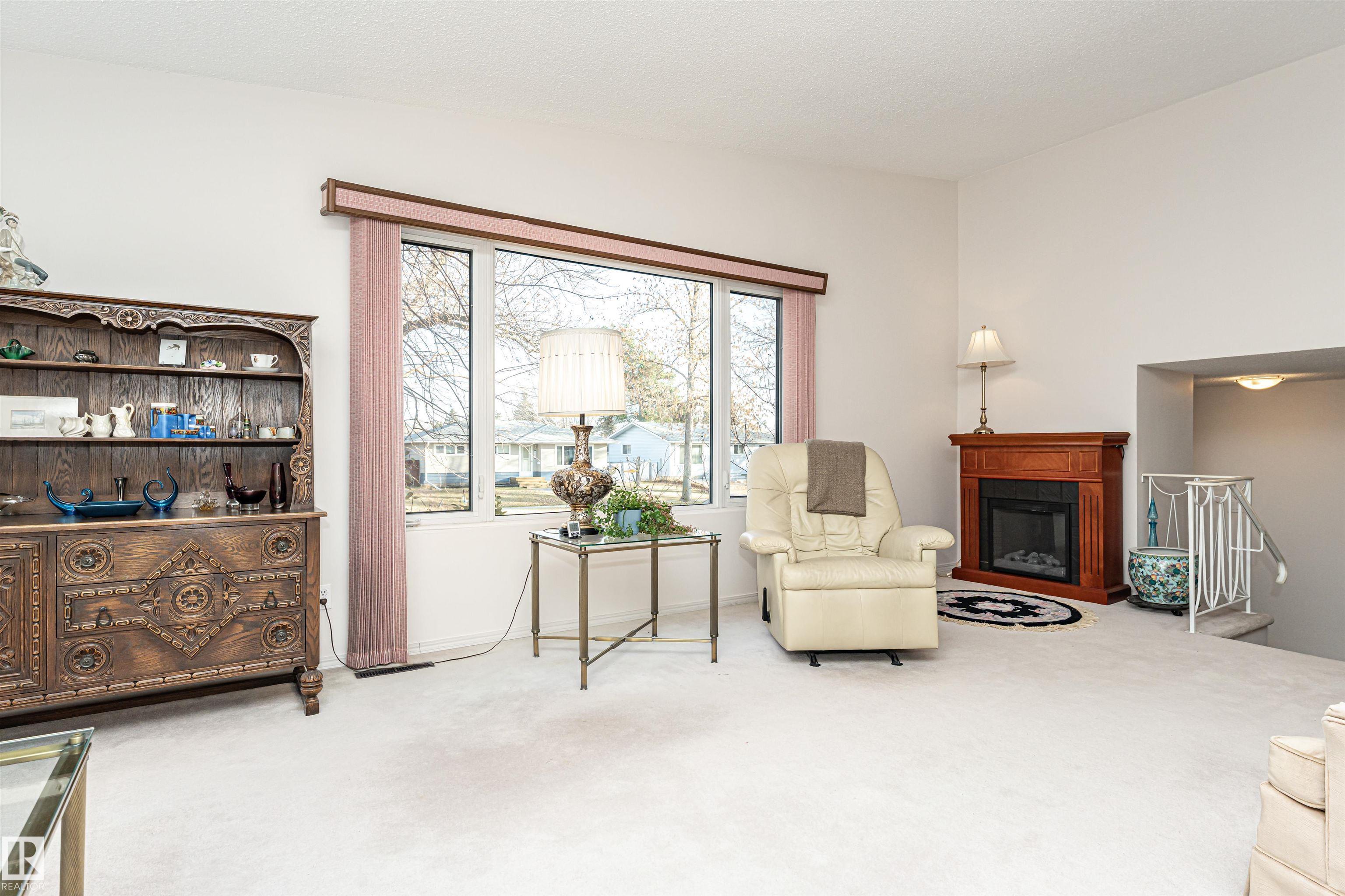 Photo 10 at 8204 163 Street NW, Elmwood, Edmonton