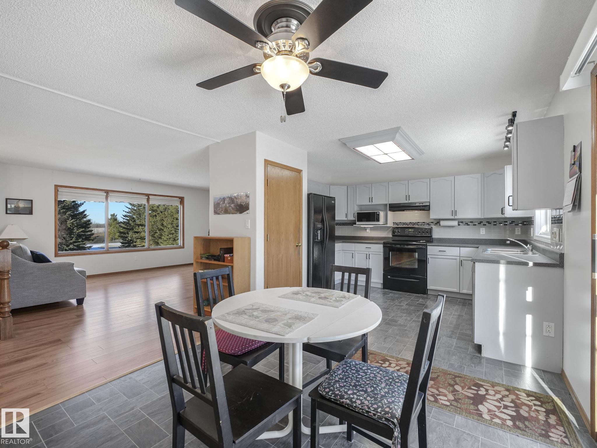 Photo 11 at 35 - 53417 Rge Road 14, Hycrest Place II, Rural Parkland County