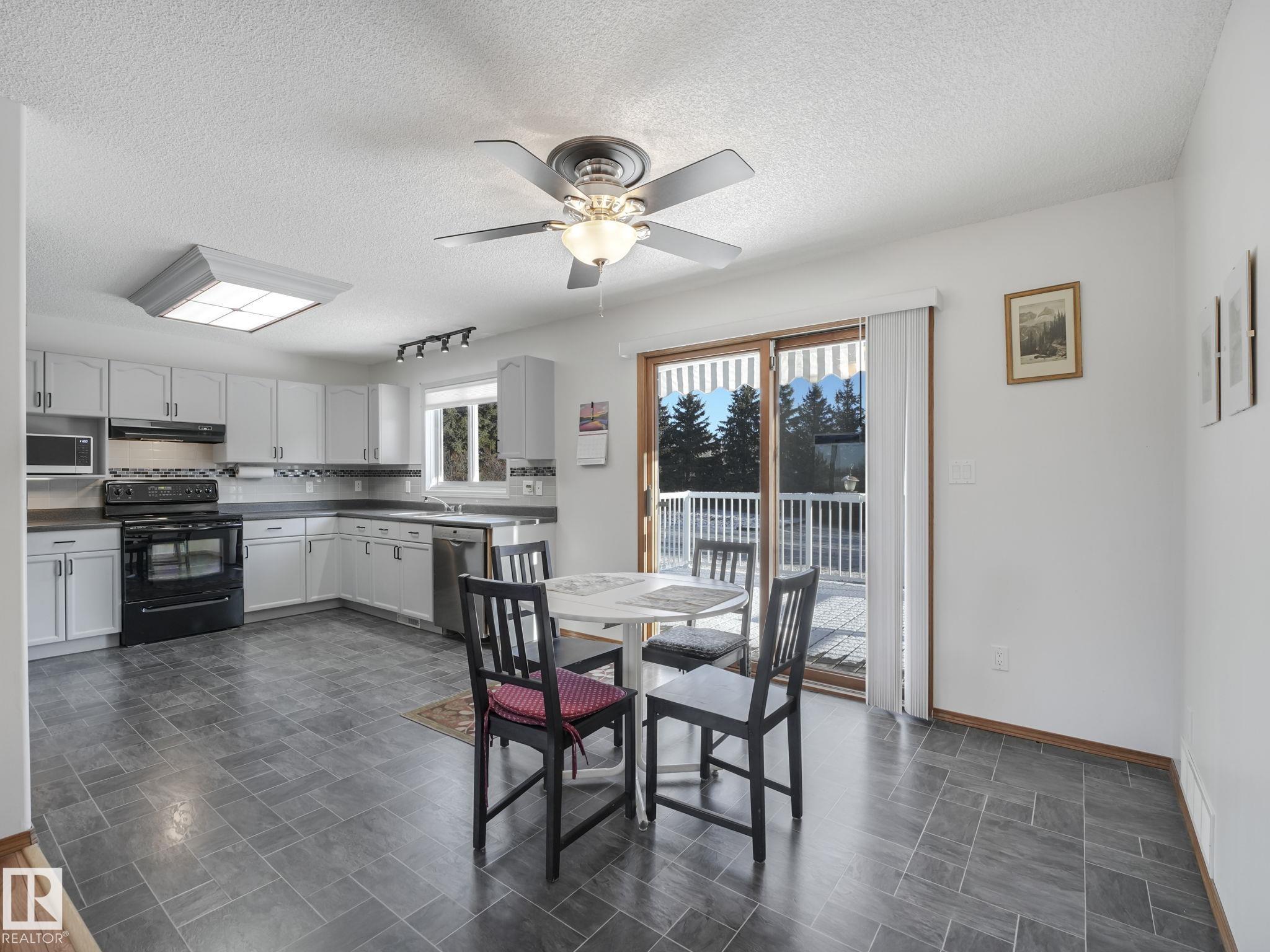 Photo 12 at 35 - 53417 Rge Road 14, Hycrest Place II, Rural Parkland County