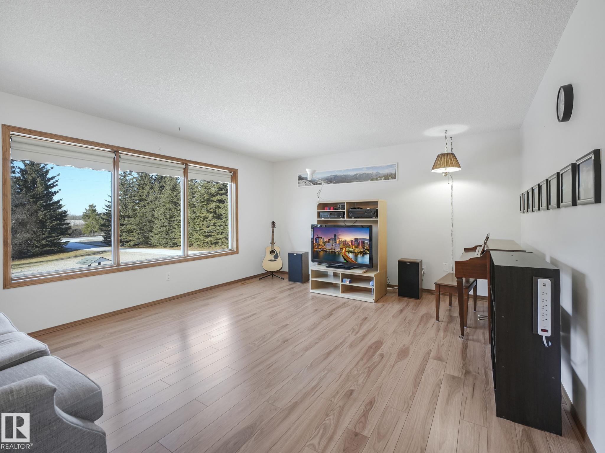 Photo 8 at 35 - 53417 Rge Road 14, Hycrest Place II, Rural Parkland County