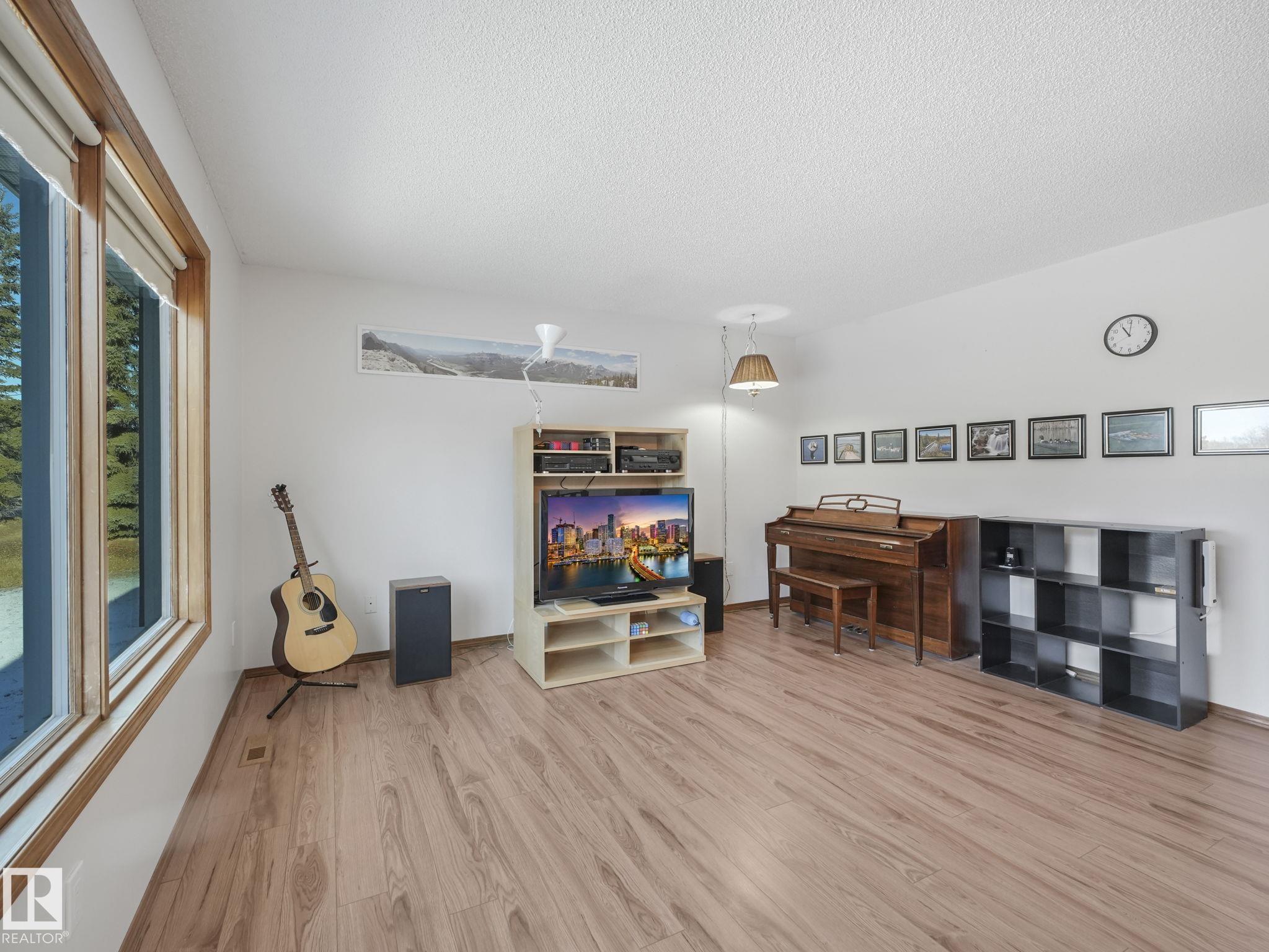 Photo 9 at 35 - 53417 Rge Road 14, Hycrest Place II, Rural Parkland County