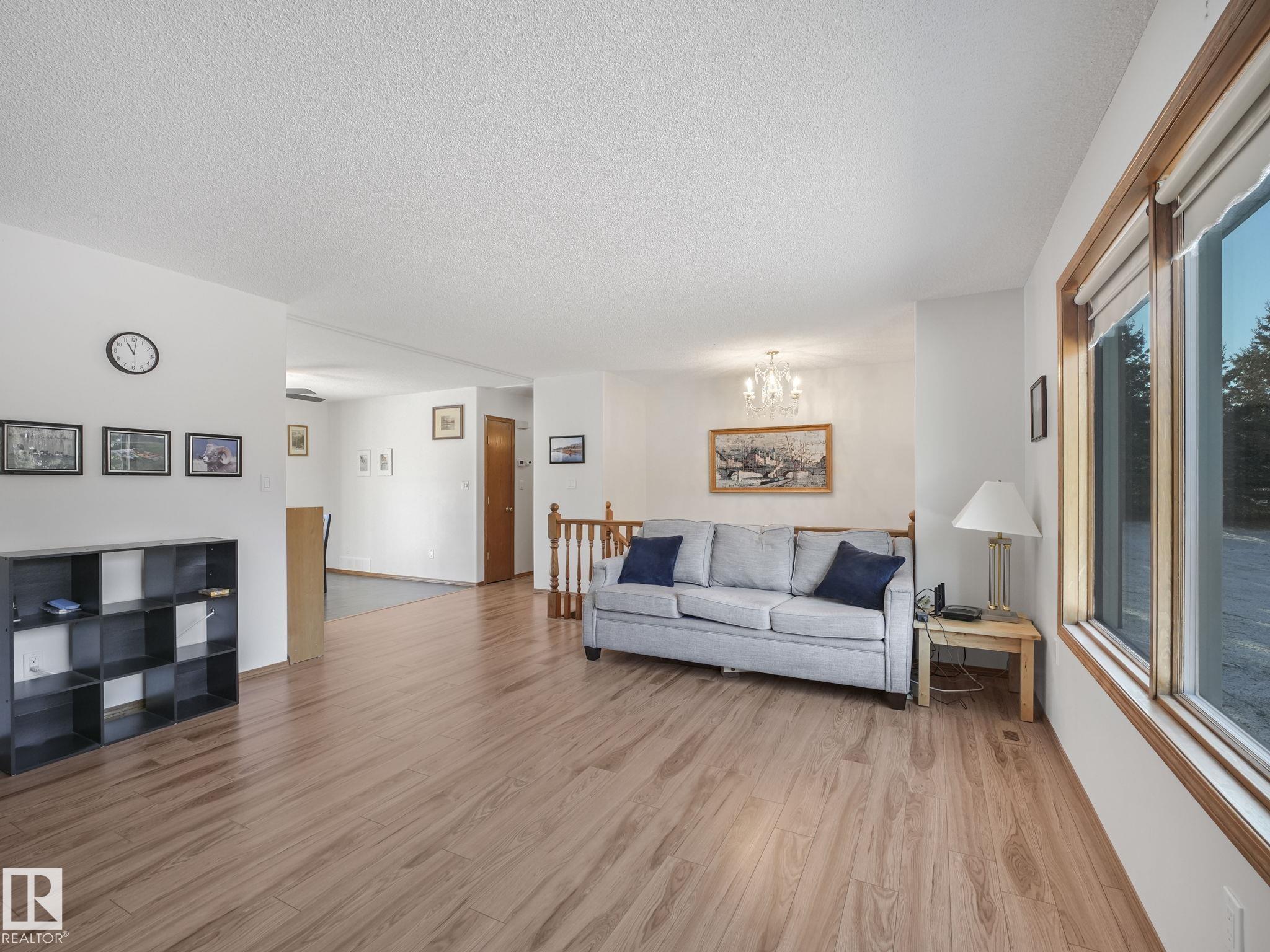 Photo 10 at 35 - 53417 Rge Road 14, Hycrest Place II, Rural Parkland County