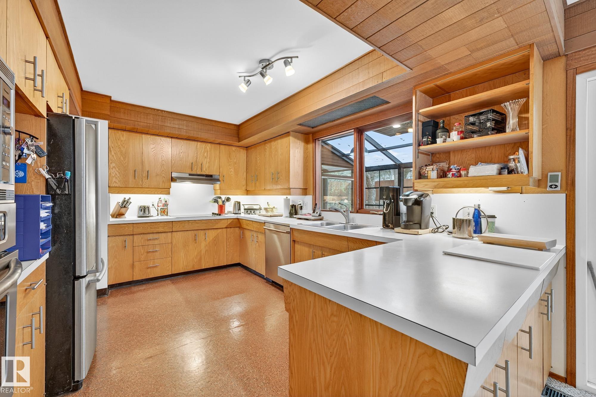 Photo 13 at 171 Brander Drive NW, Brander Gardens, Edmonton