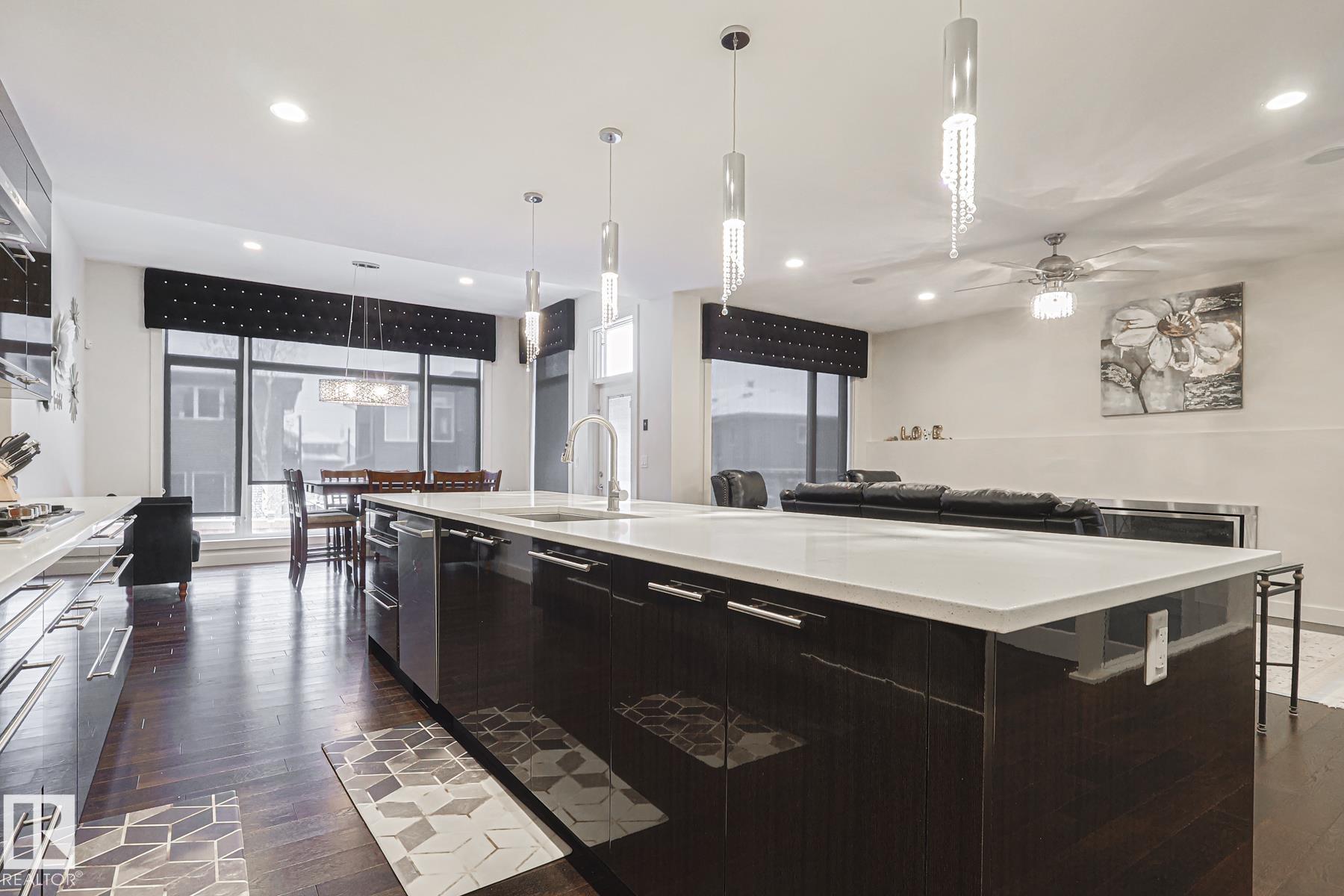 Picture for 1116 HAINSTOCK GREEN GR SW