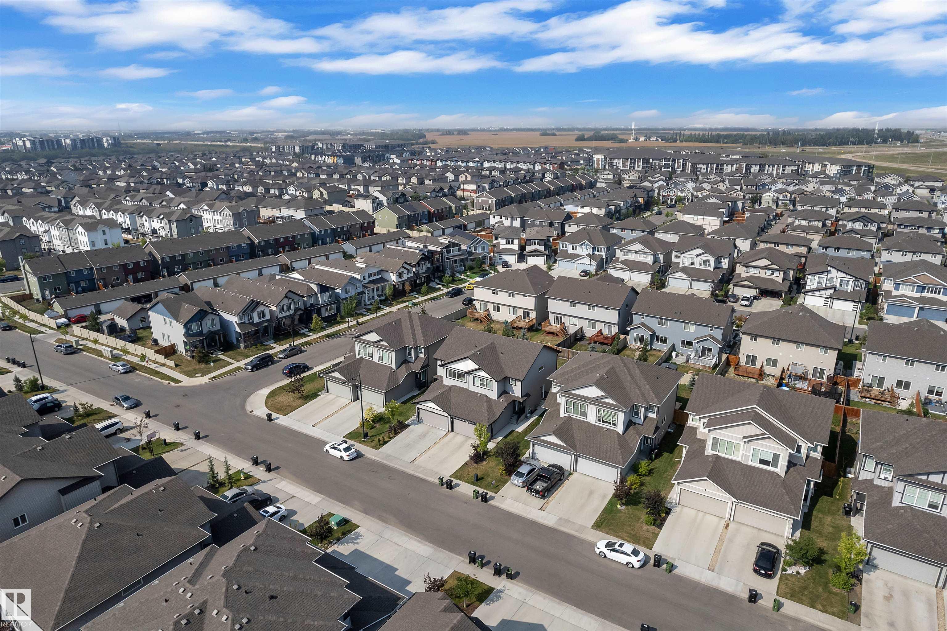 Picture for 252 39 AV NW