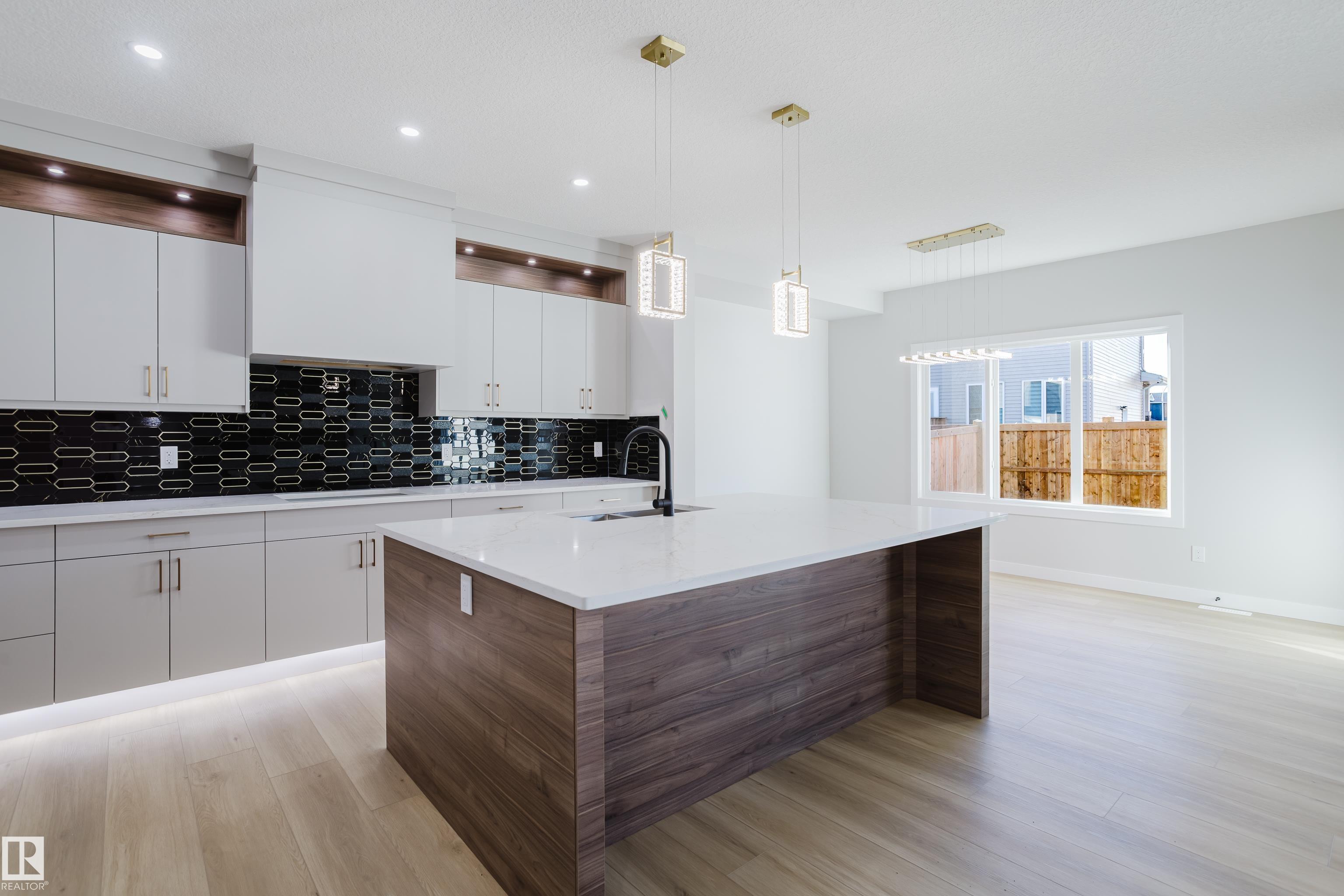 Photo 11 at 15108 14 Street NW, Fraser, Edmonton