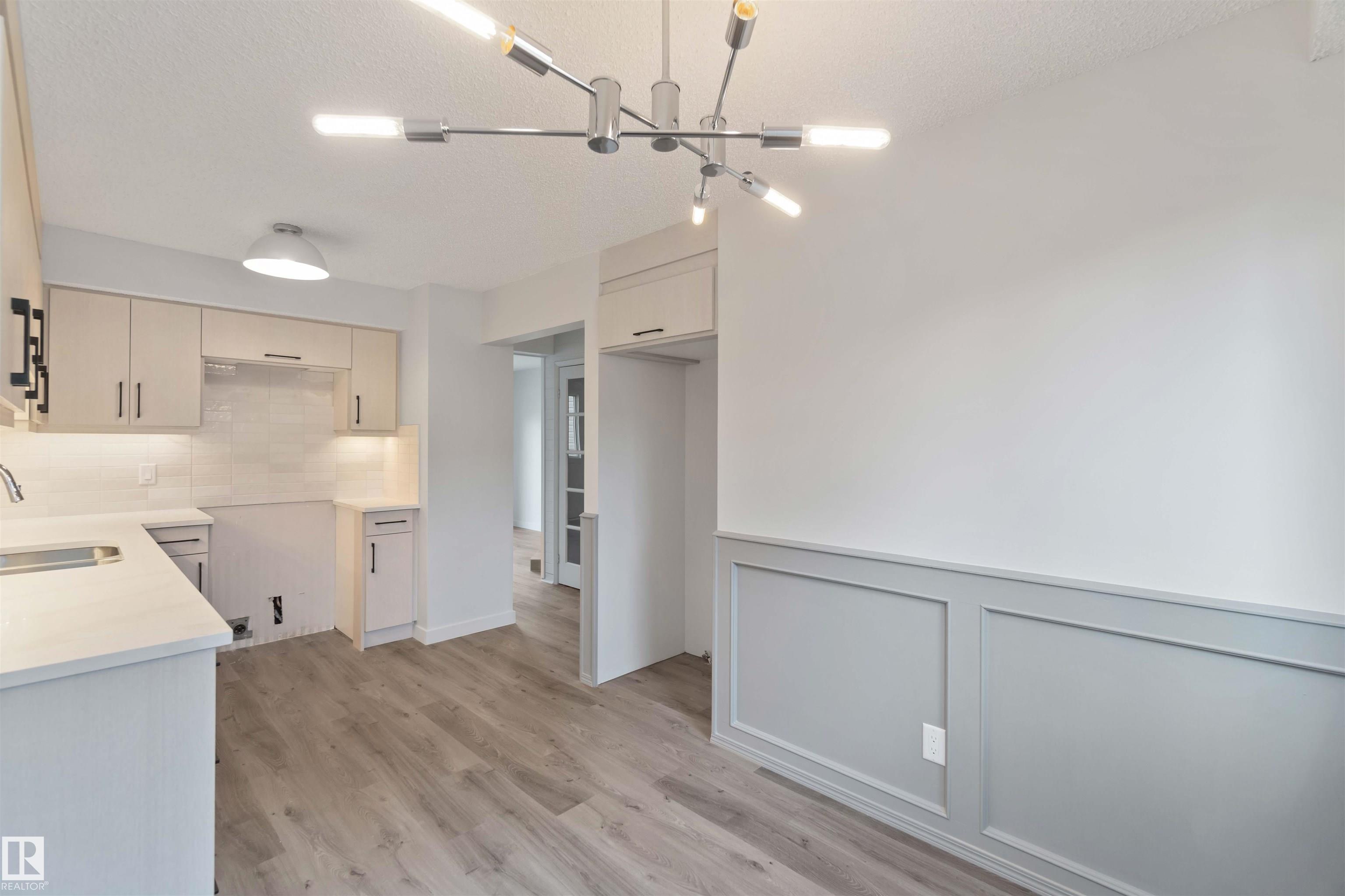 Photo 17 at 1281 Hooke Road NW, Overlanders, Edmonton