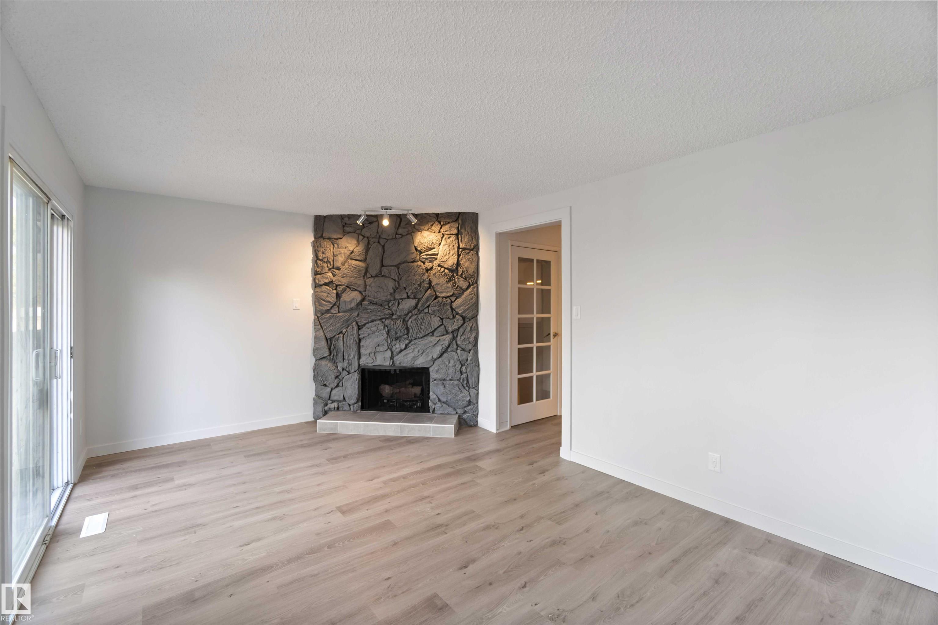 Photo 20 at 1281 Hooke Road NW, Overlanders, Edmonton