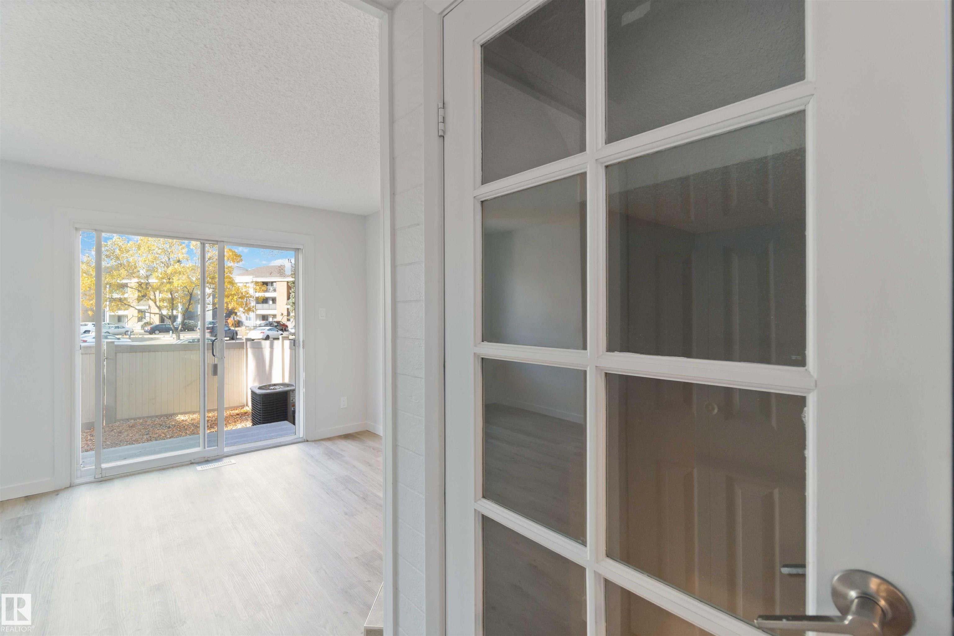 Photo 22 at 1281 Hooke Road NW, Overlanders, Edmonton