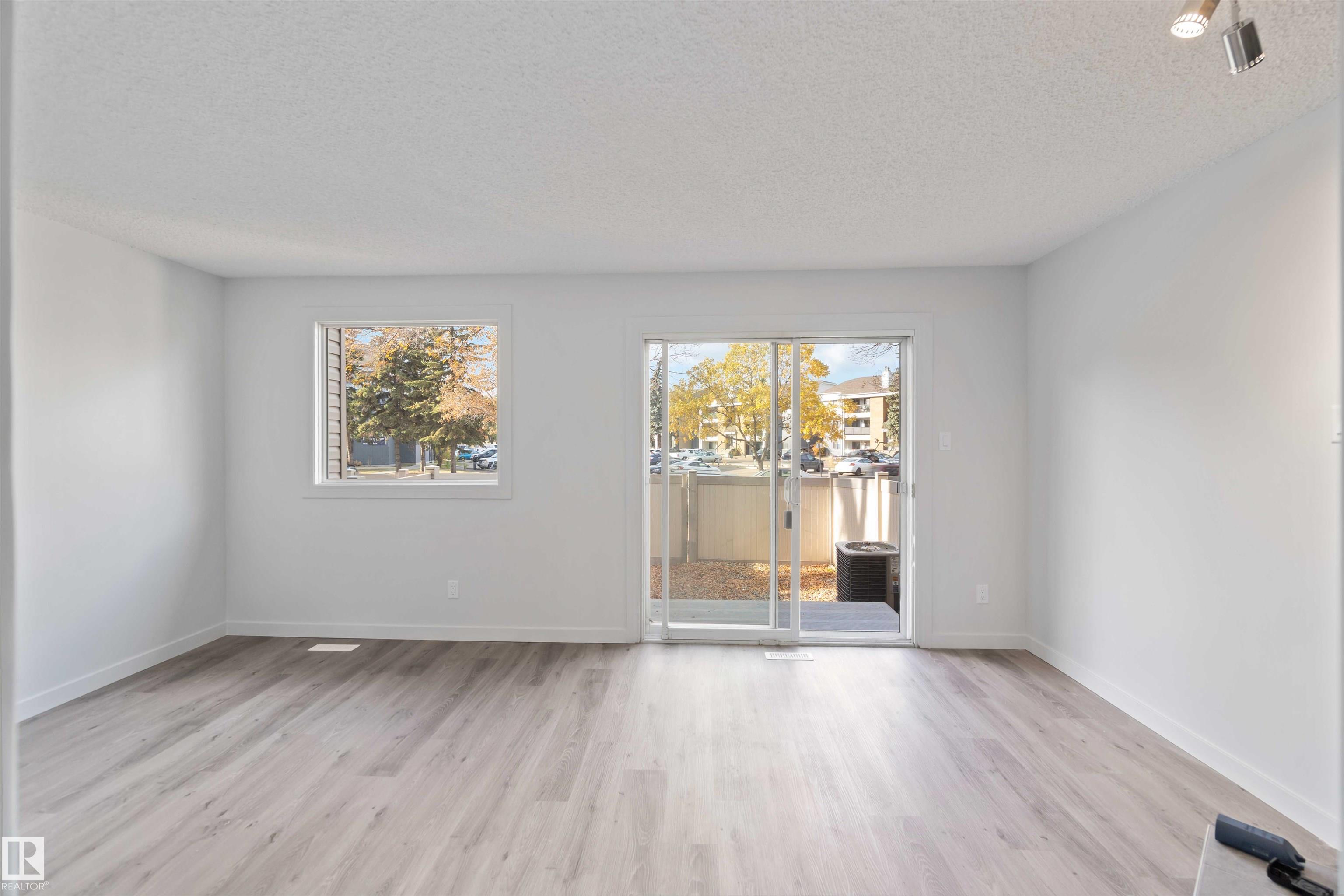 Photo 23 at 1281 Hooke Road NW, Overlanders, Edmonton