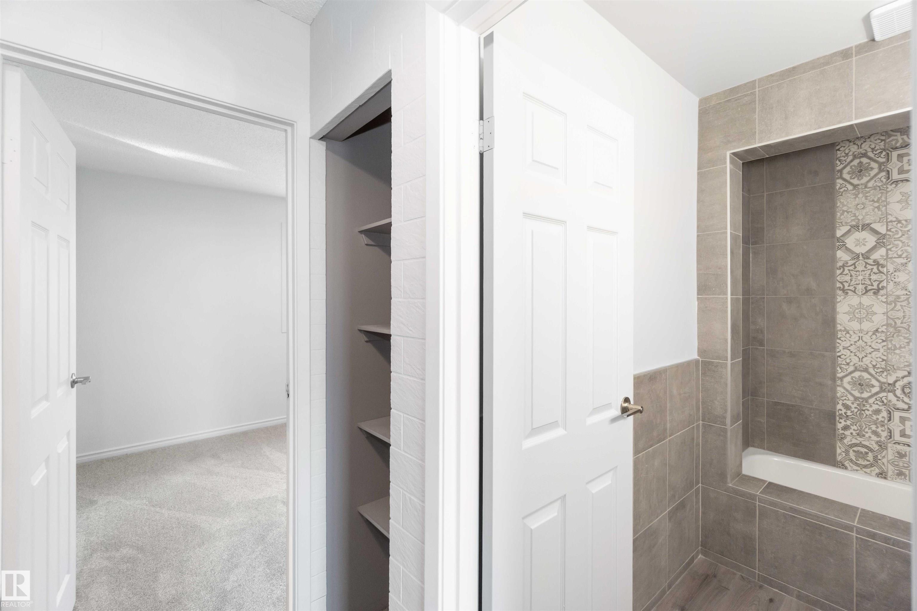 Photo 25 at 1281 Hooke Road NW, Overlanders, Edmonton