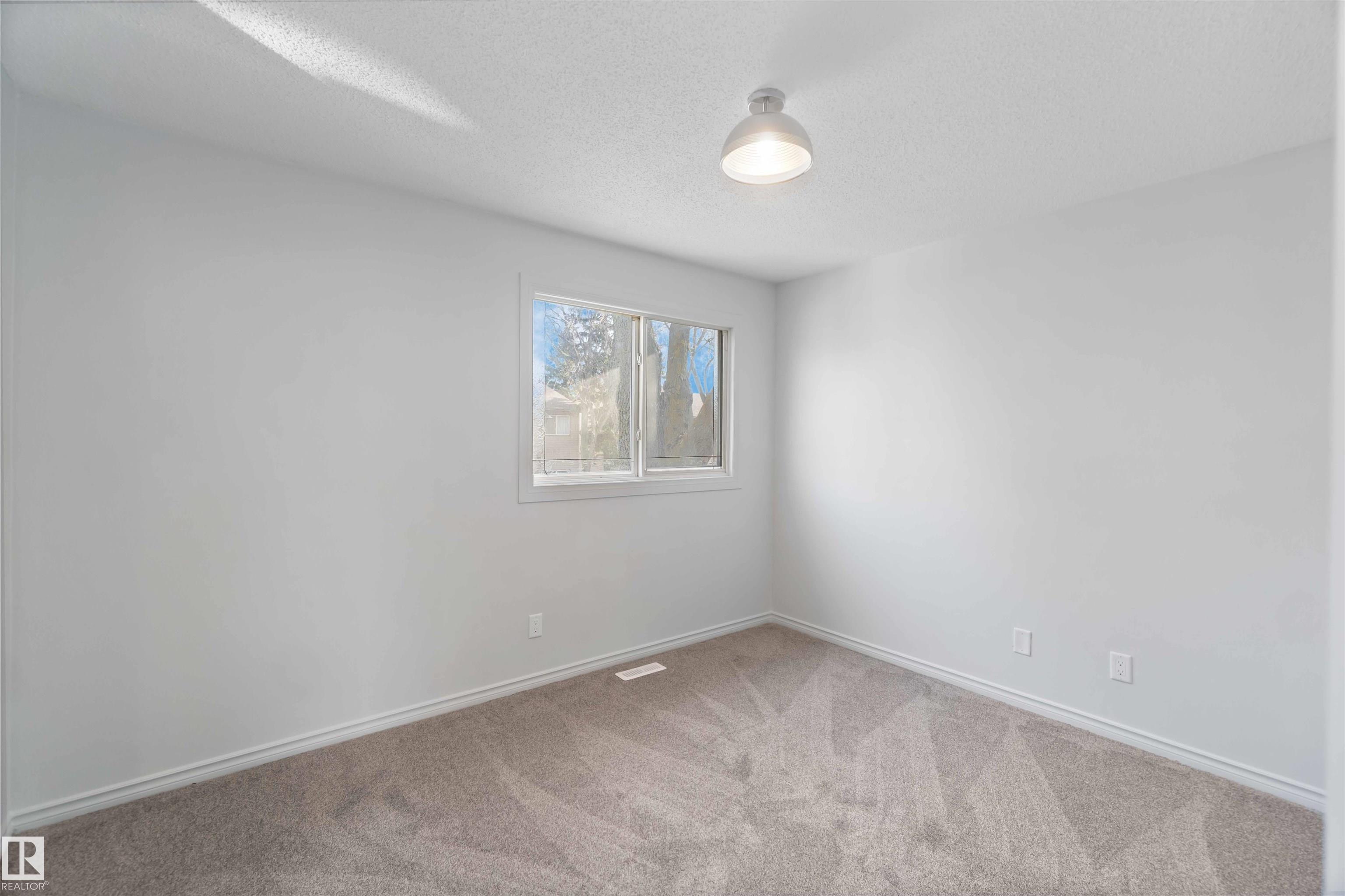 Photo 26 at 1281 Hooke Road NW, Overlanders, Edmonton