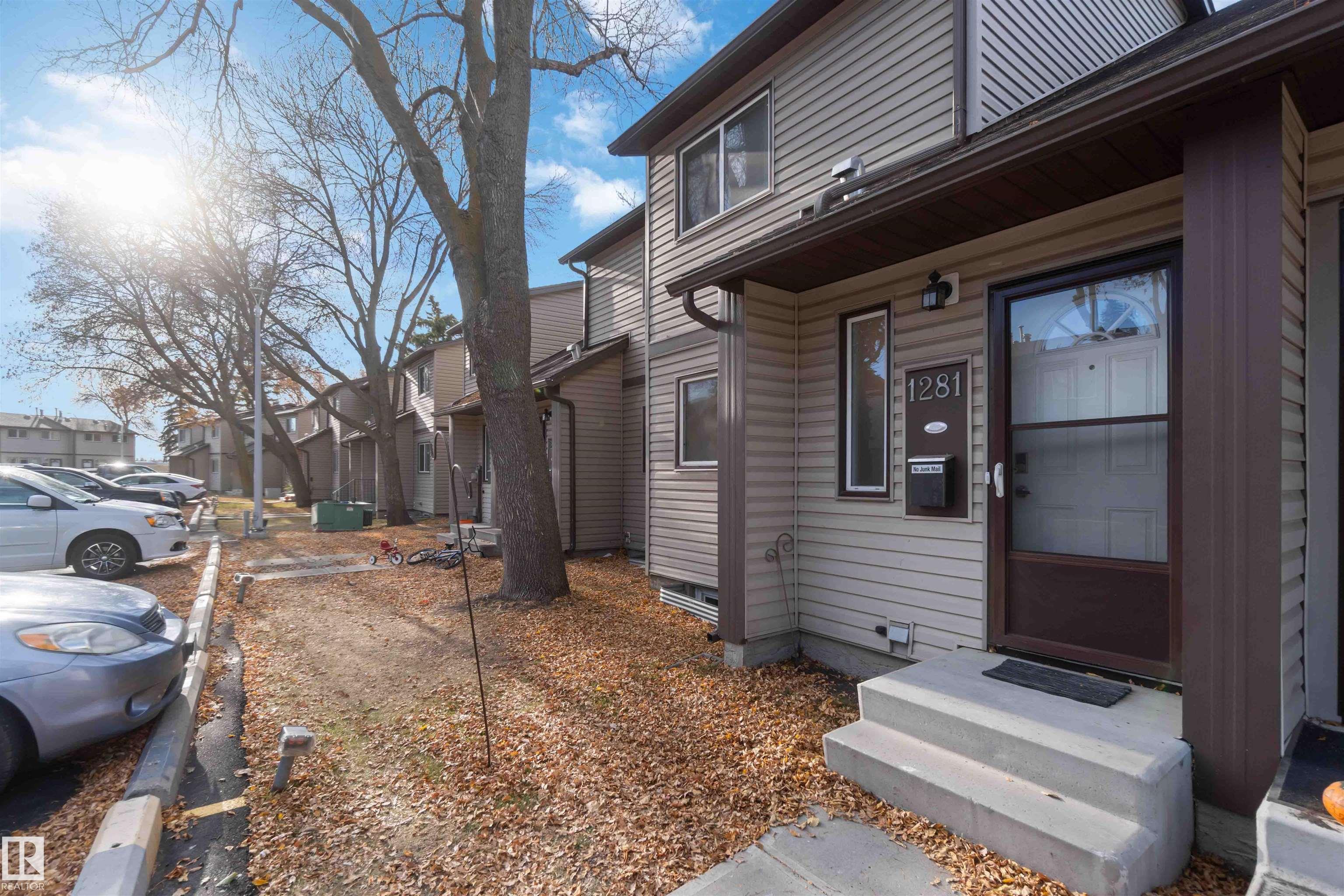 Photo 5 at 1281 Hooke Road NW, Overlanders, Edmonton