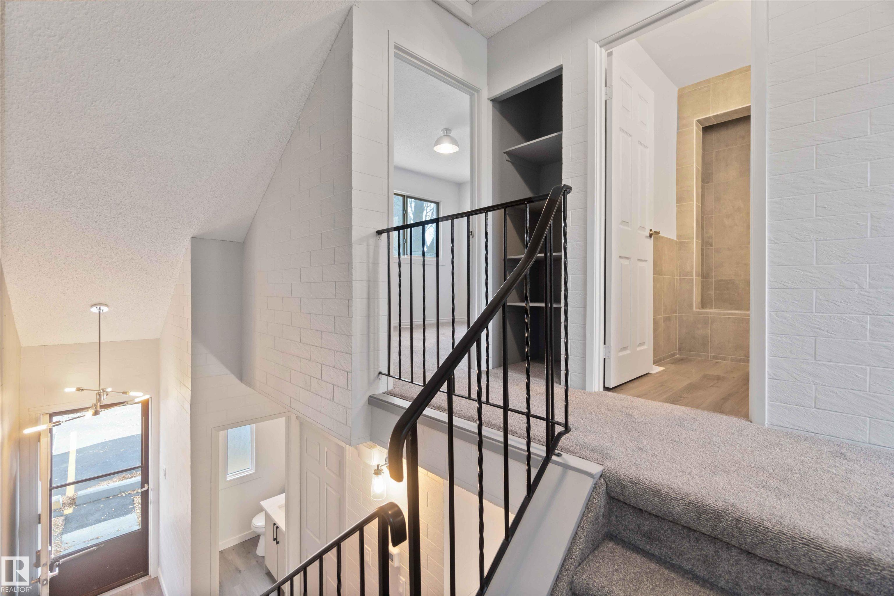 Photo 6 at 1281 Hooke Road NW, Overlanders, Edmonton