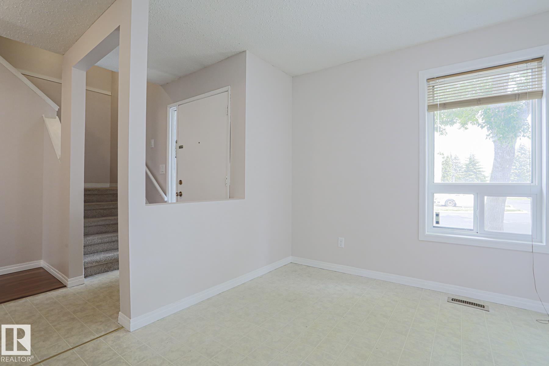 Picture for 606 SADDLEBACK RD NW