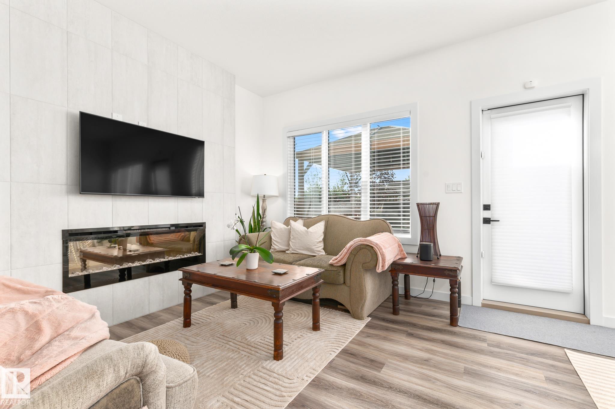 Picture for 22607 80 AV NW