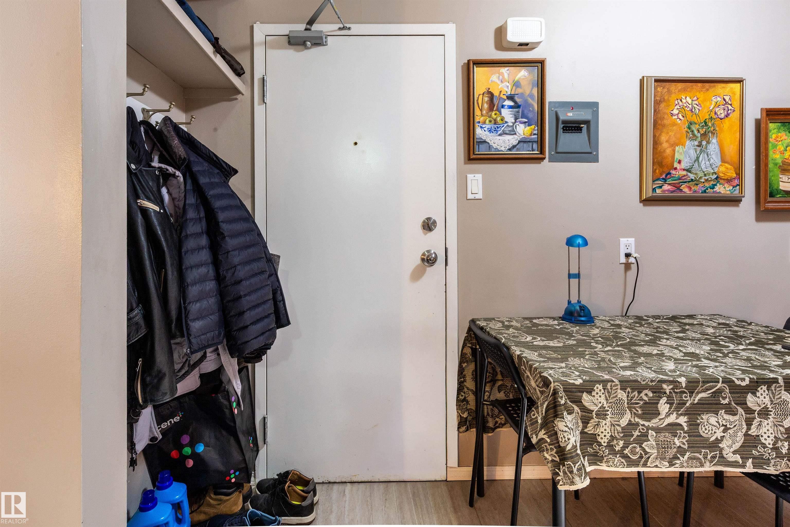 Photo 3 at 6 - 15431 93 Avenue NW, Sherwood, Edmonton