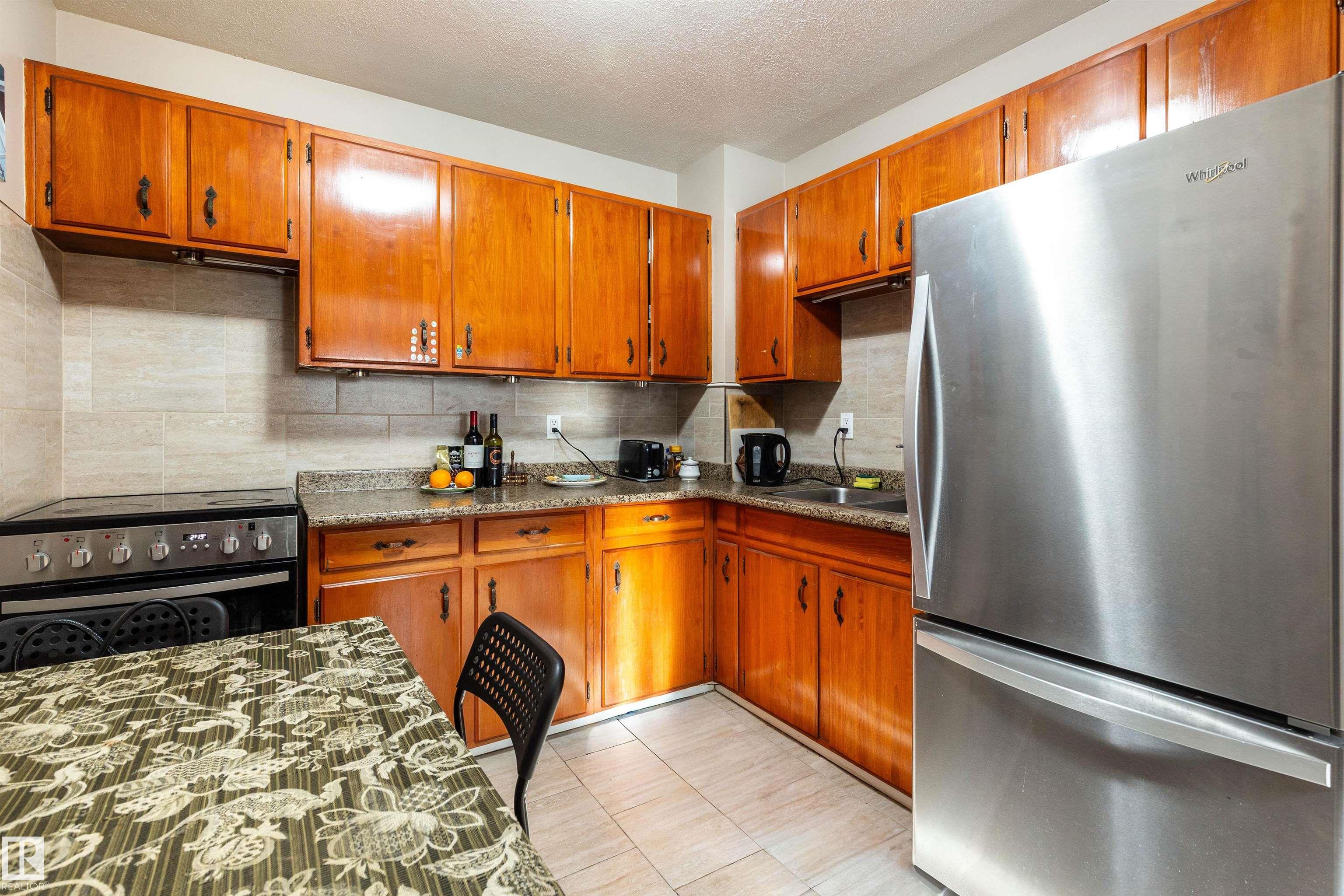 Photo 7 at 6 - 15431 93 Avenue NW, Sherwood, Edmonton