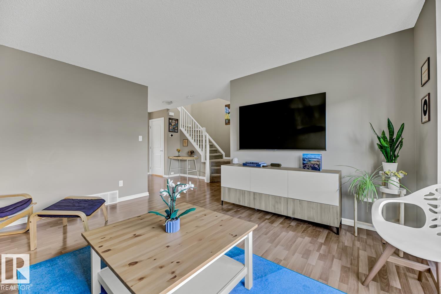 2341 29a Avenue NW, Silver Berry, Edmonton